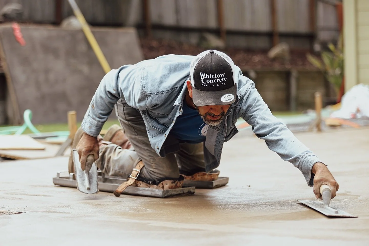 Happy Monday from the Whitlow Concrete crew. Out here in Aptos working on a project with @kanddlandscaping.inc
 &mdash; Hope everyone has a solid week!

#SantaCruzConcrete #SantaCruzContractors #ConcreteCoatings #DrivewayGoals #trending #SeascapeDriv
