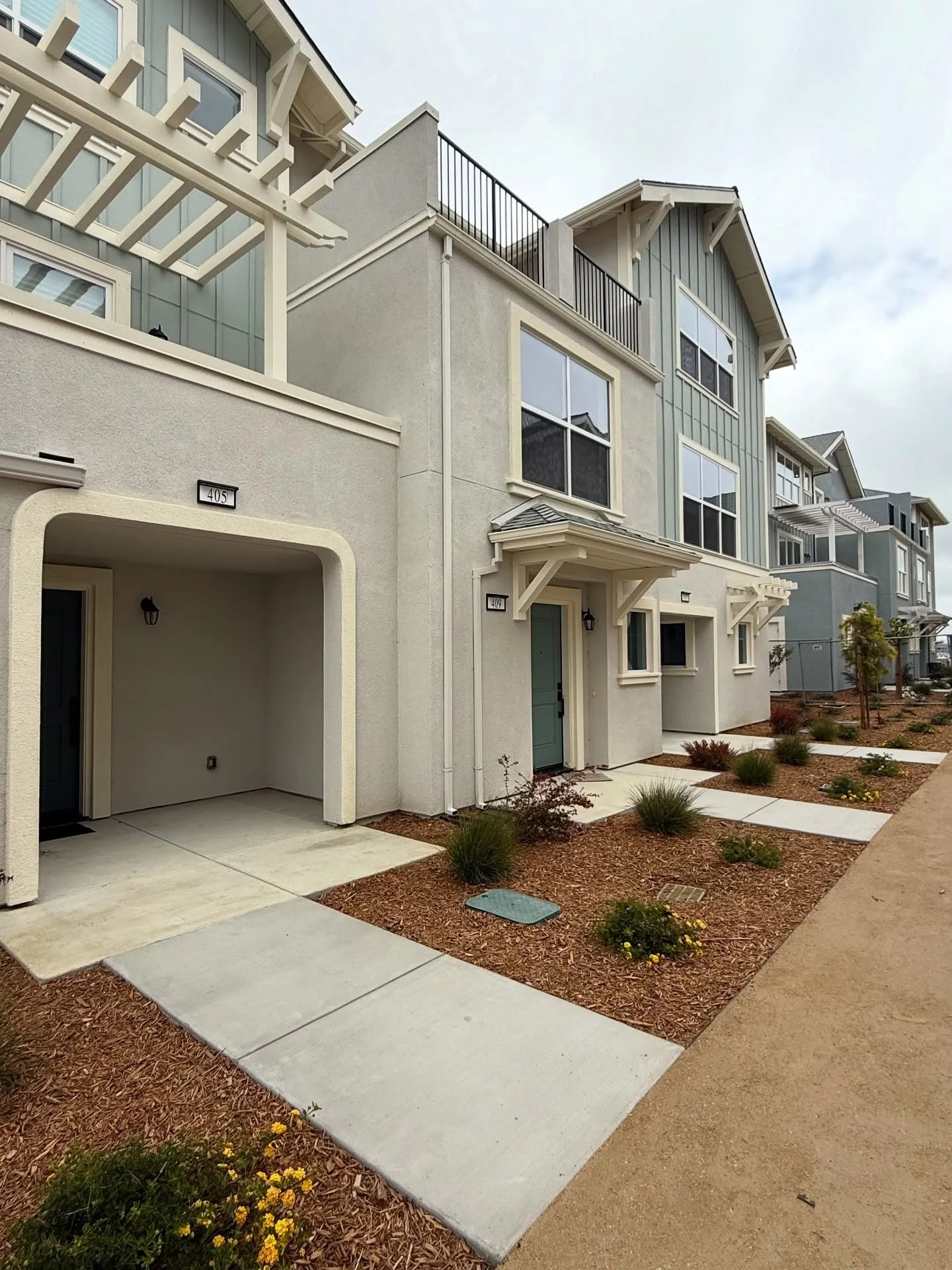 Fresh concrete walkways and clean landscaping on this new housing development in Watsonville, CA. We knocked out the flatwork and the crew at @kanddlandscaping.inc took care of the irrigation and landscaping. 

Call us today! 831-475-4499

#watsonvil