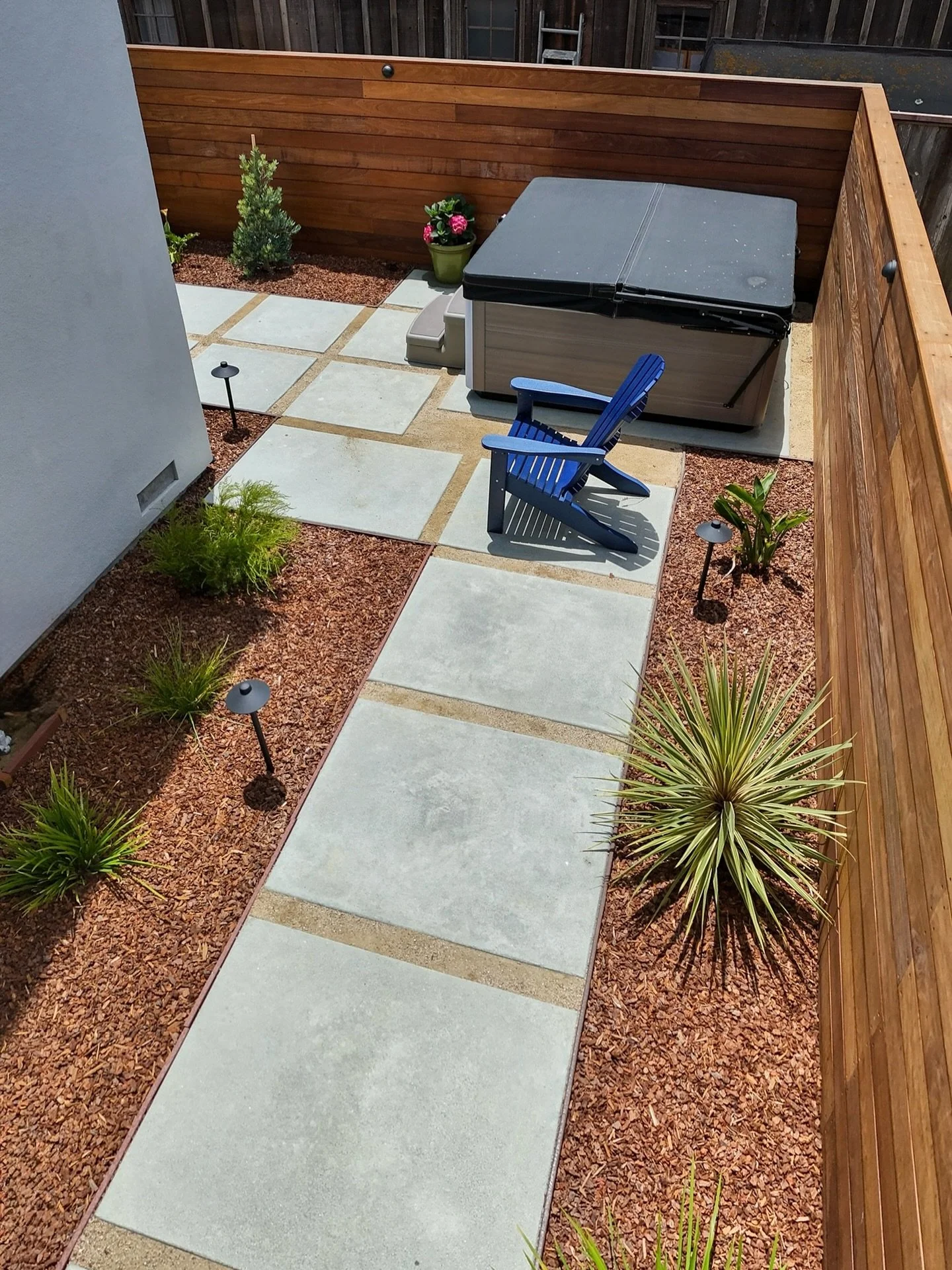 Happy Monday! &mdash; This walkway and hot tub pad turned out just right. Functional, low maintenance, and built to last. Another solid finish by the Whitlow crew. Hope everyone has a great week ahead! ☀️🌊🇺🇸

 Call us today! 831-475-4499

#Whitlow