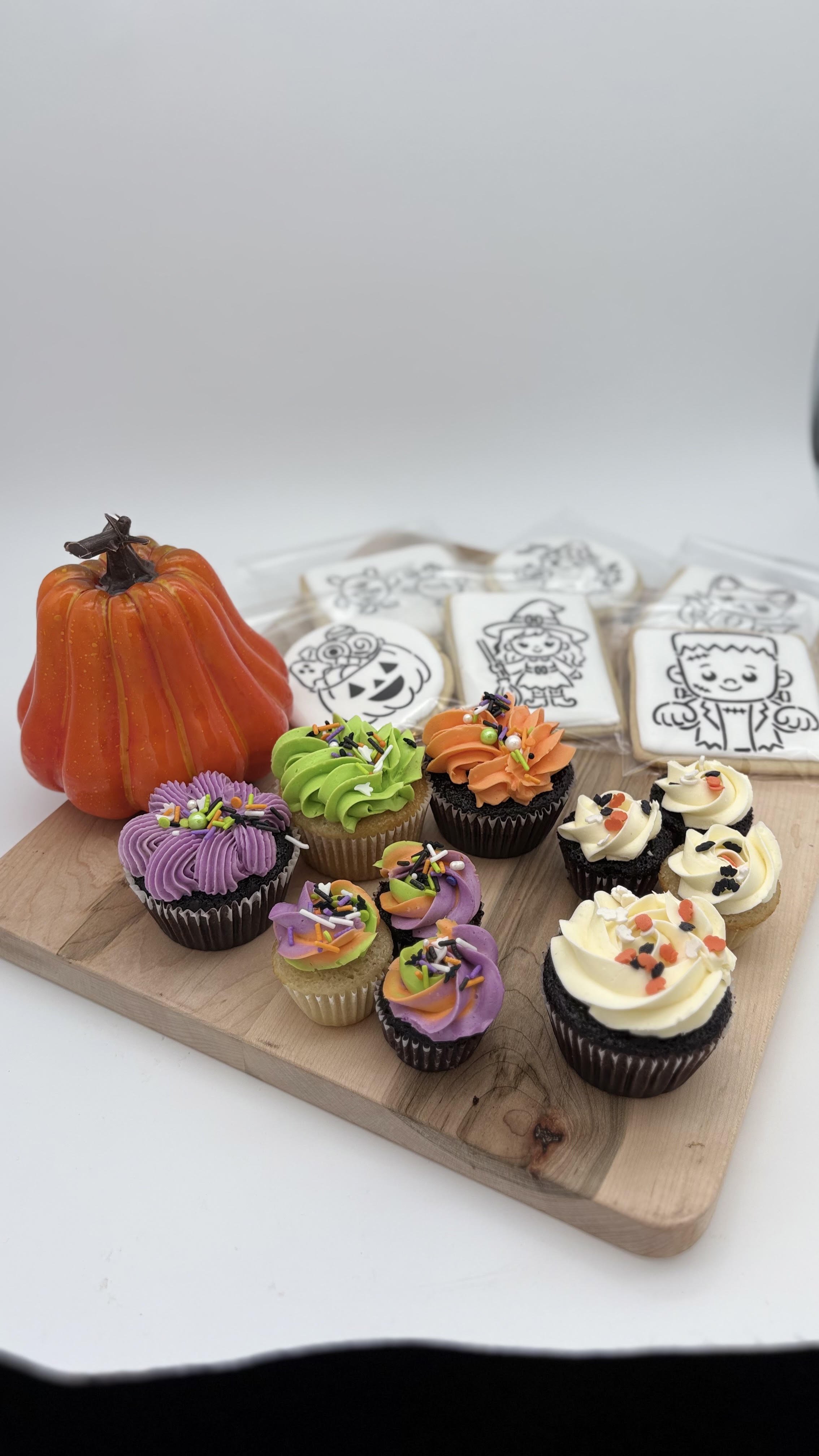 Halloween Cupcakes - 6 pack (Cash at Pick-up)