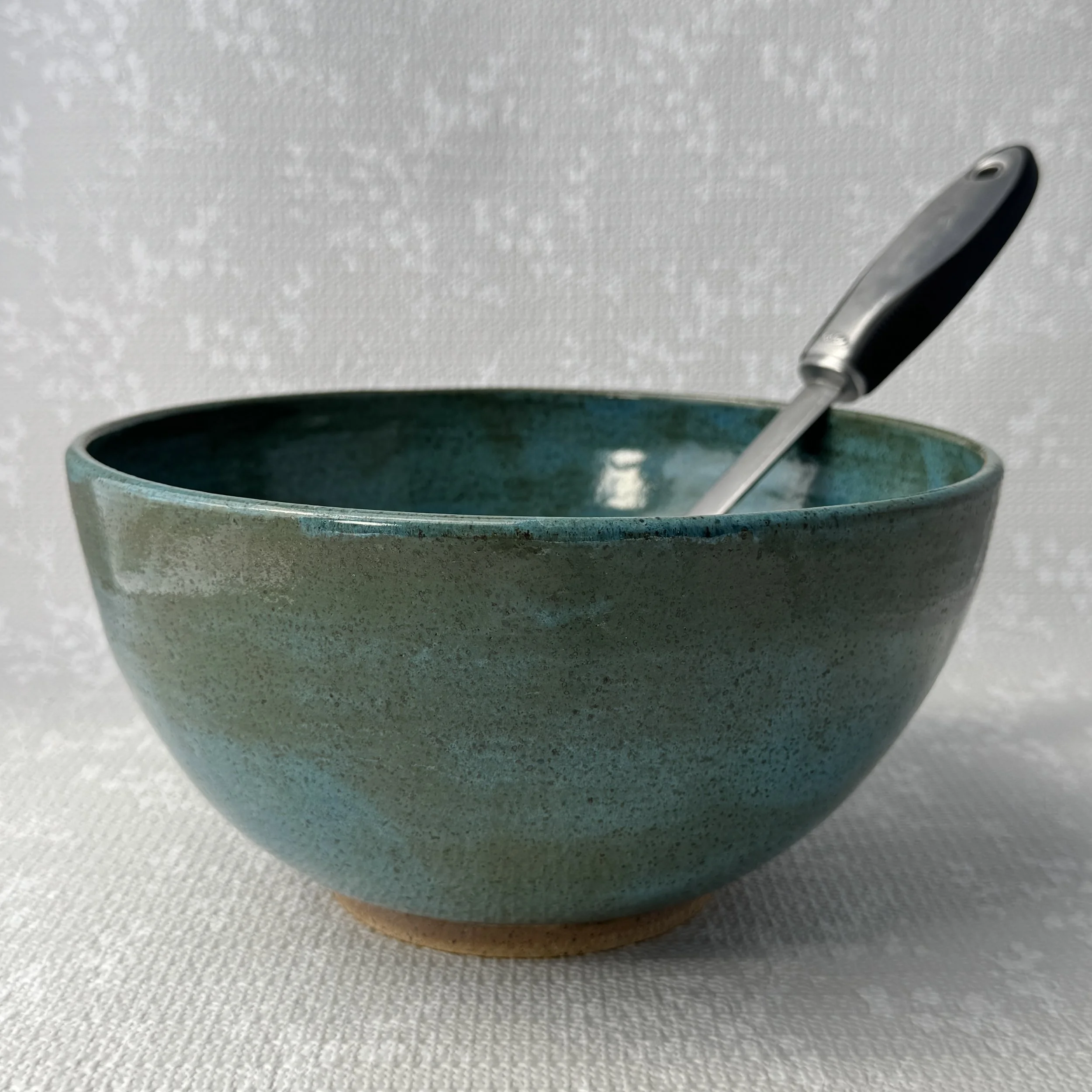 serving-bowl_turquoise_with-utensil.jpg