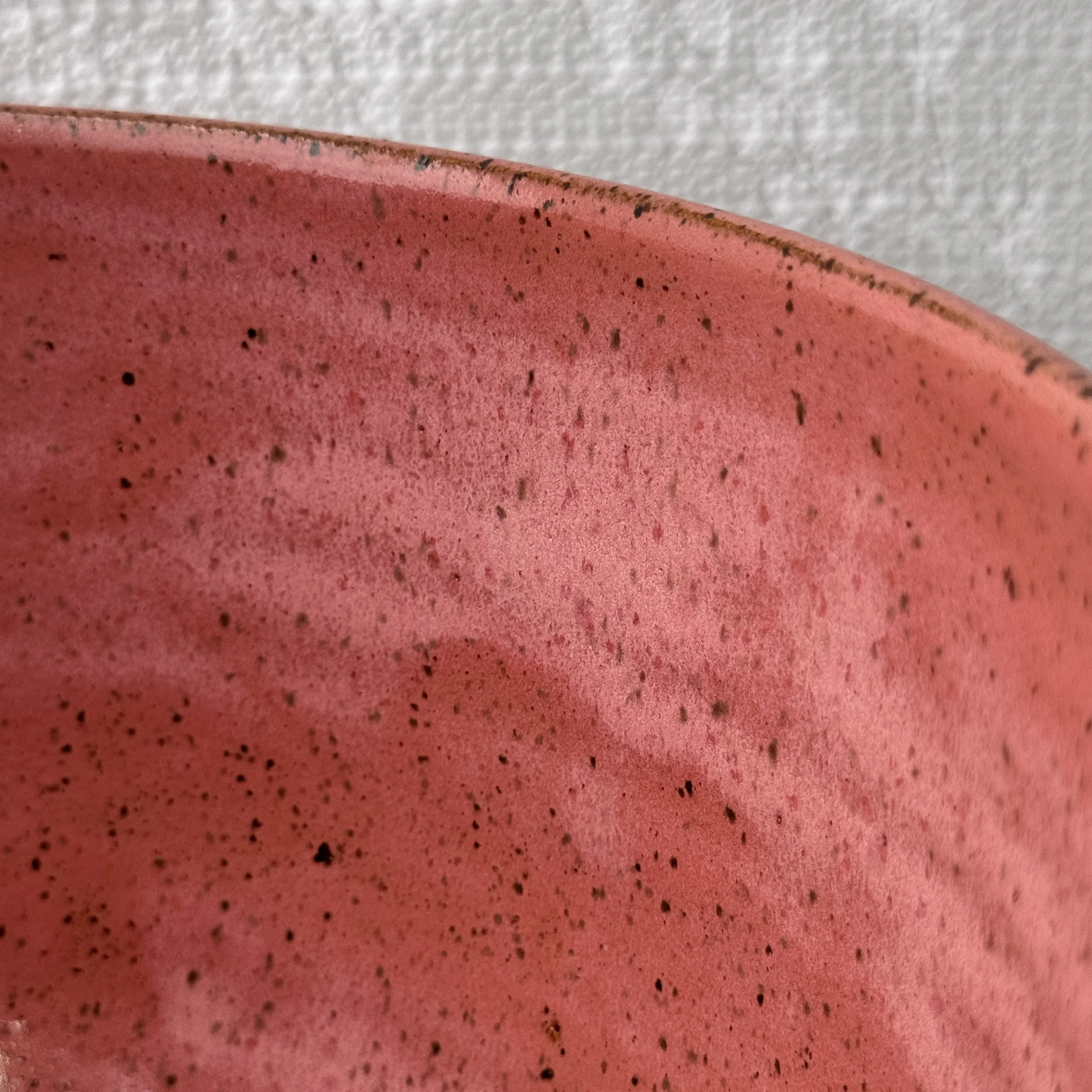 serving-bowl_raspberry-mist_closeup.jpg