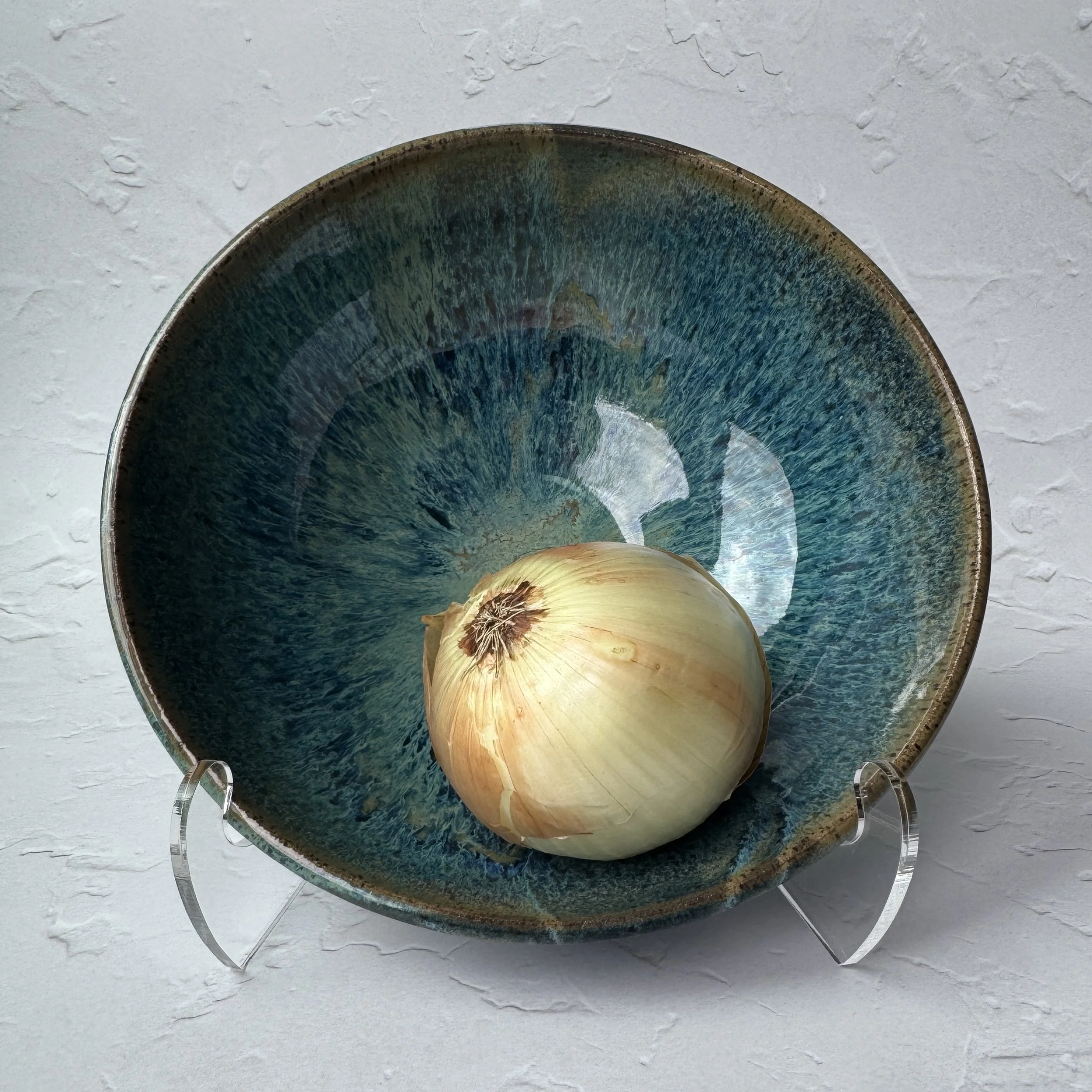 serving-bolw_peacock_with-onion.jpg