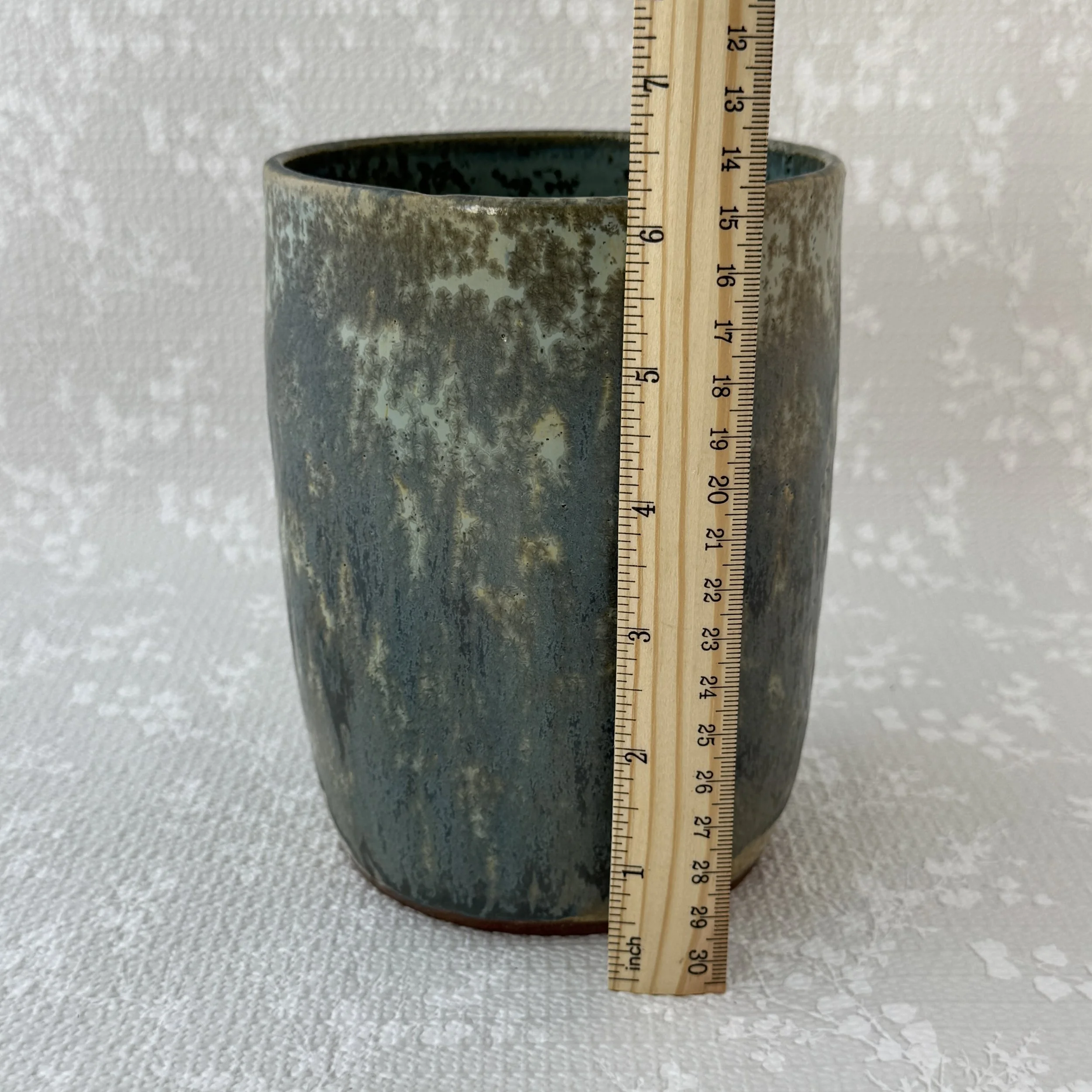 utensil-holder_serpentinite_height.jpg