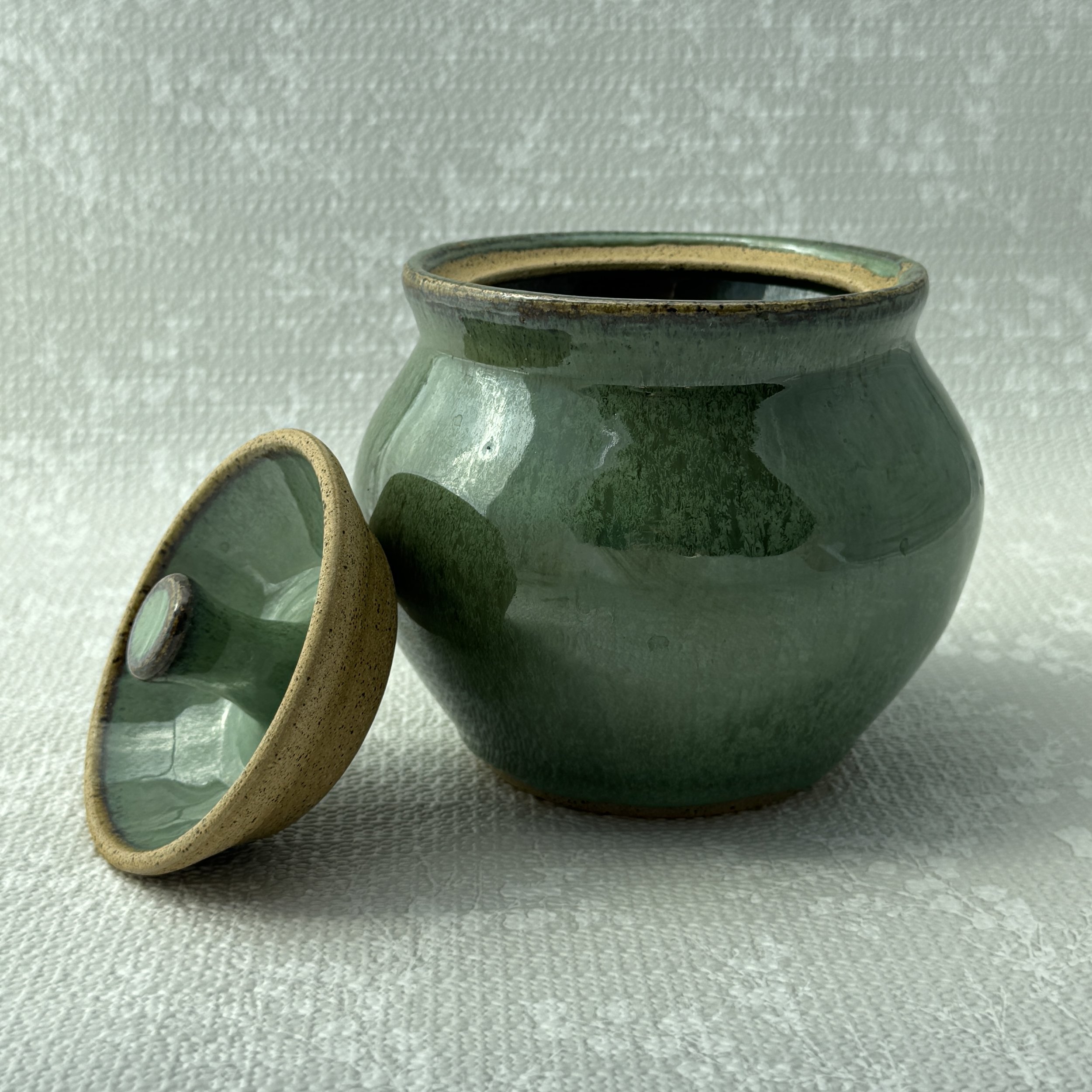 jar_moss_lid.jpg