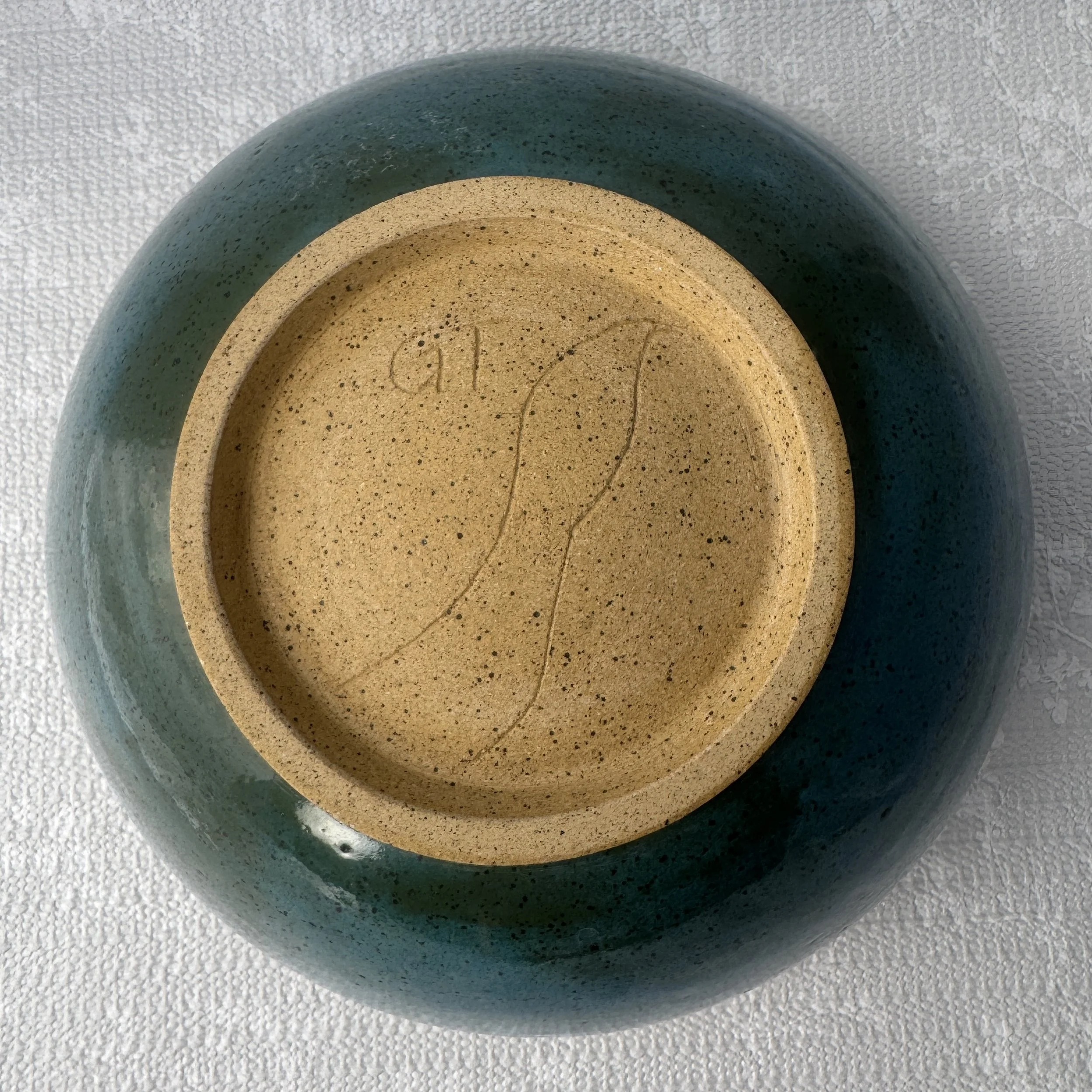serving-bowl_turquoise_bottom.jpg