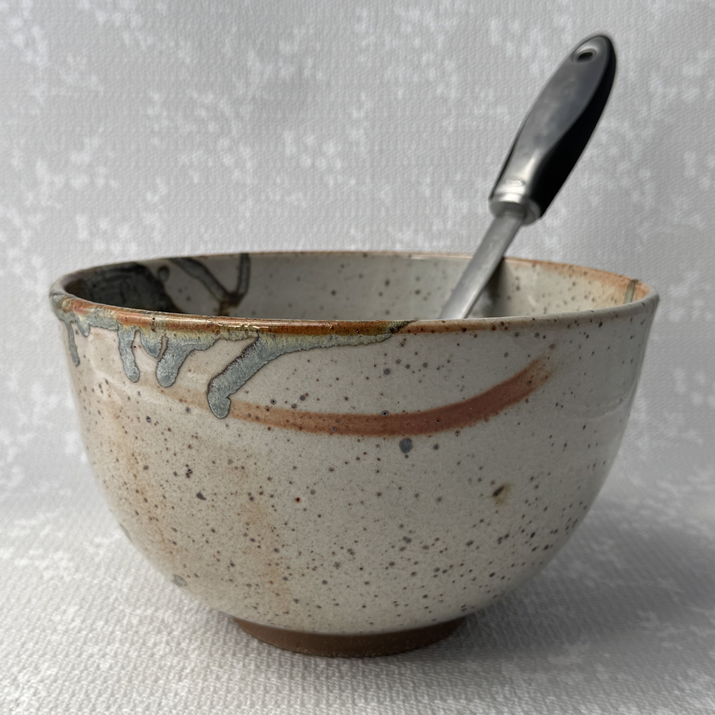 serving-bowl_rustic_with-utensil.jpg