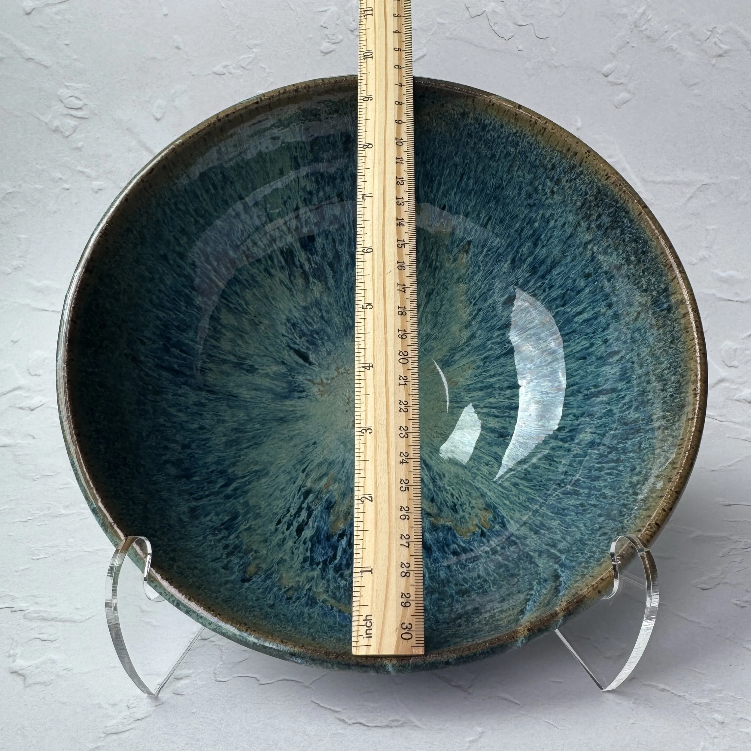 serving-bolw_peacock_diameter.jpg