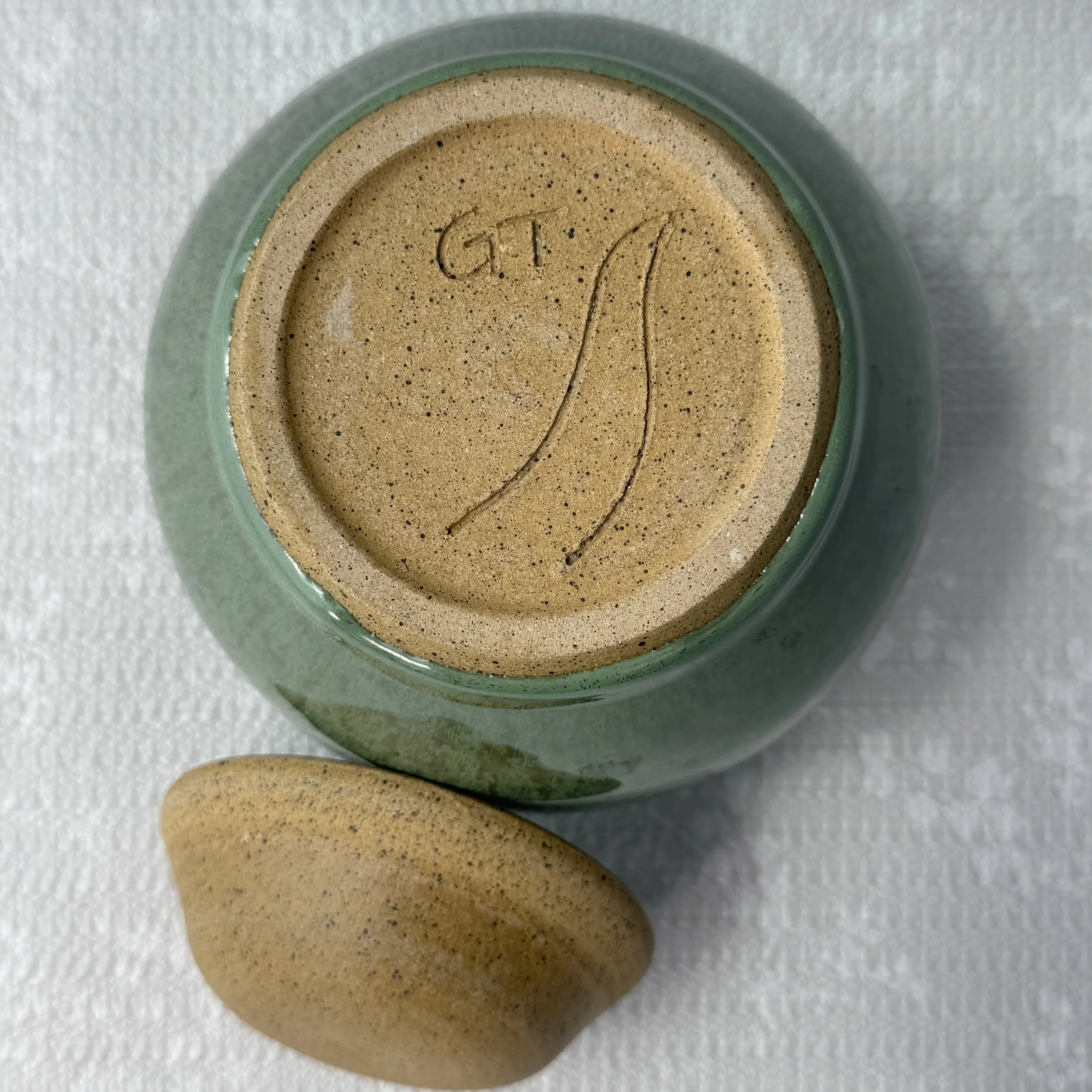 jar_moss_bottom.jpg