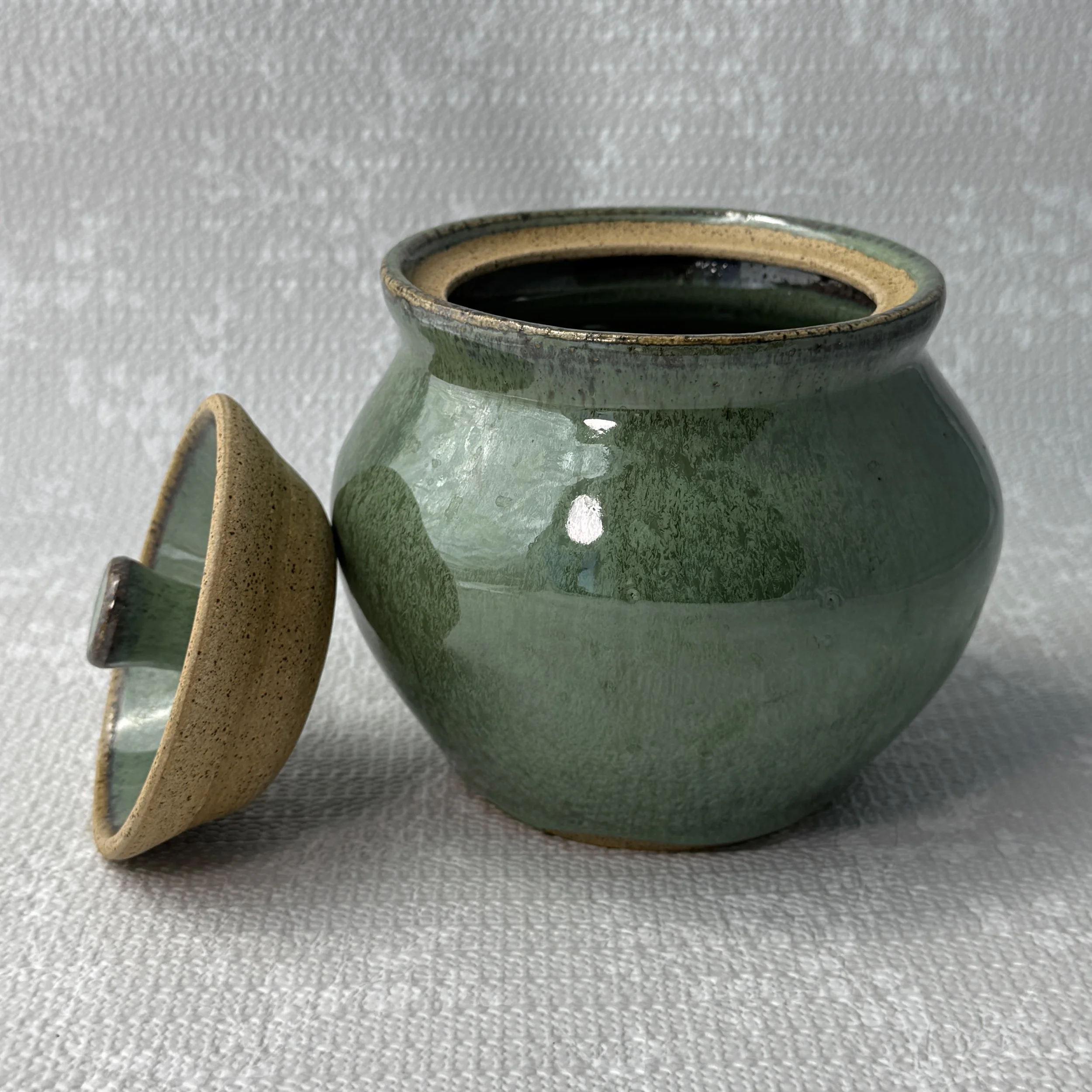 jar_moss_with-lid.jpg