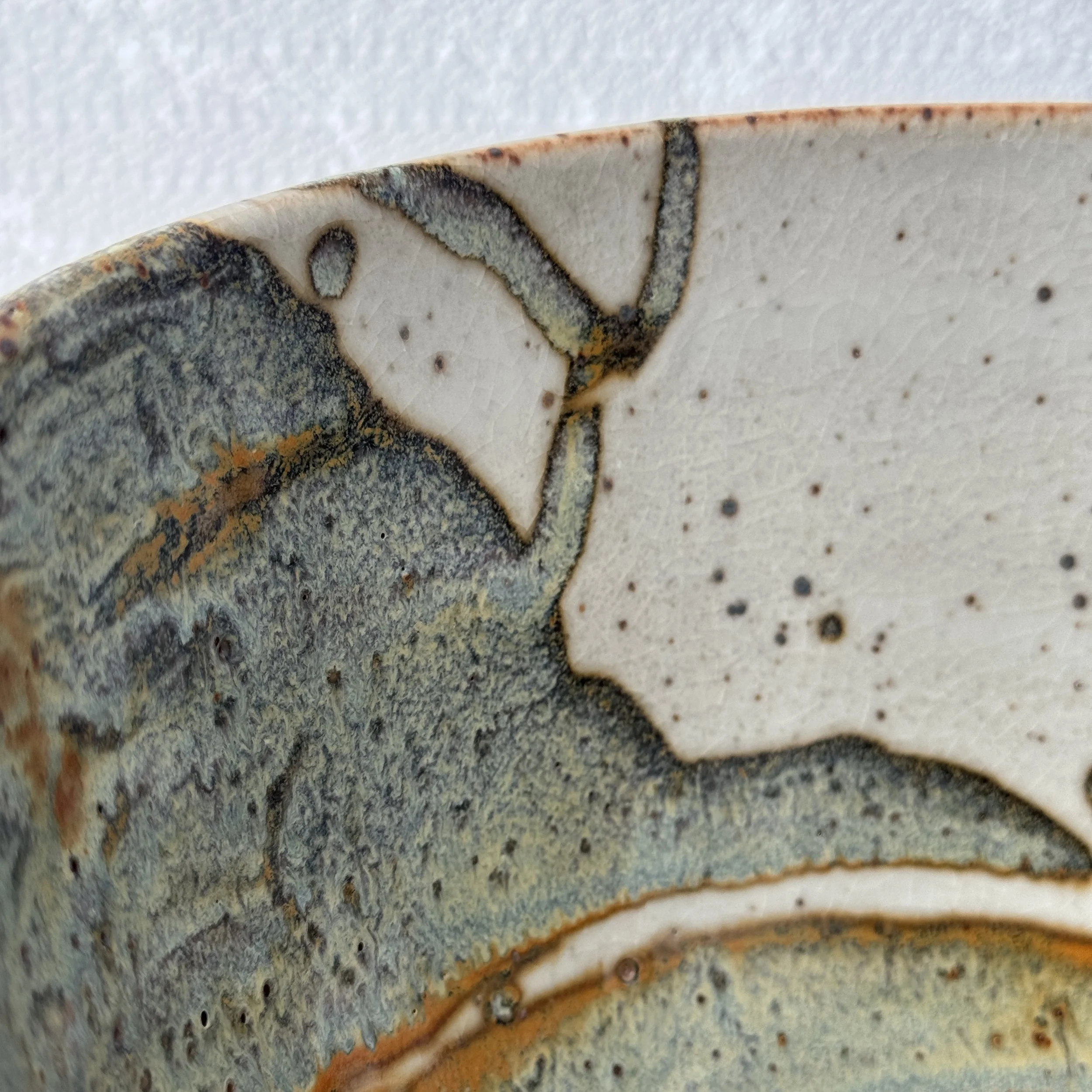 serving-bowl_rustic_closeup.jpg
