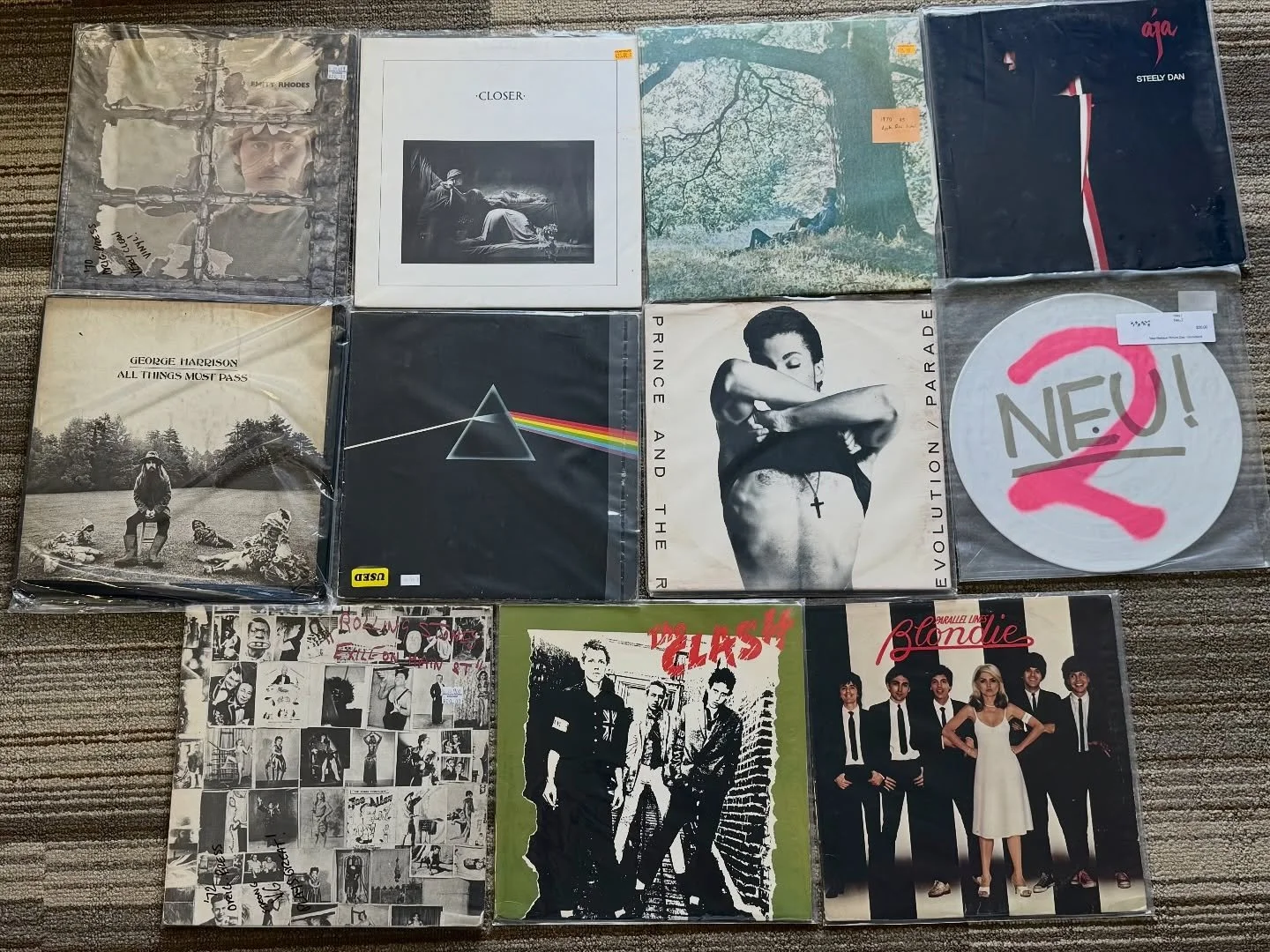 Had a few hours to kill in Brooklyn/Queens, so naturally, coming home with some gems! Shoutout to the fine folks at @firetalkshop @brooklynrecordexchange and @pancakes.records for the advice, inspiration, and killer collections, make sure you check t