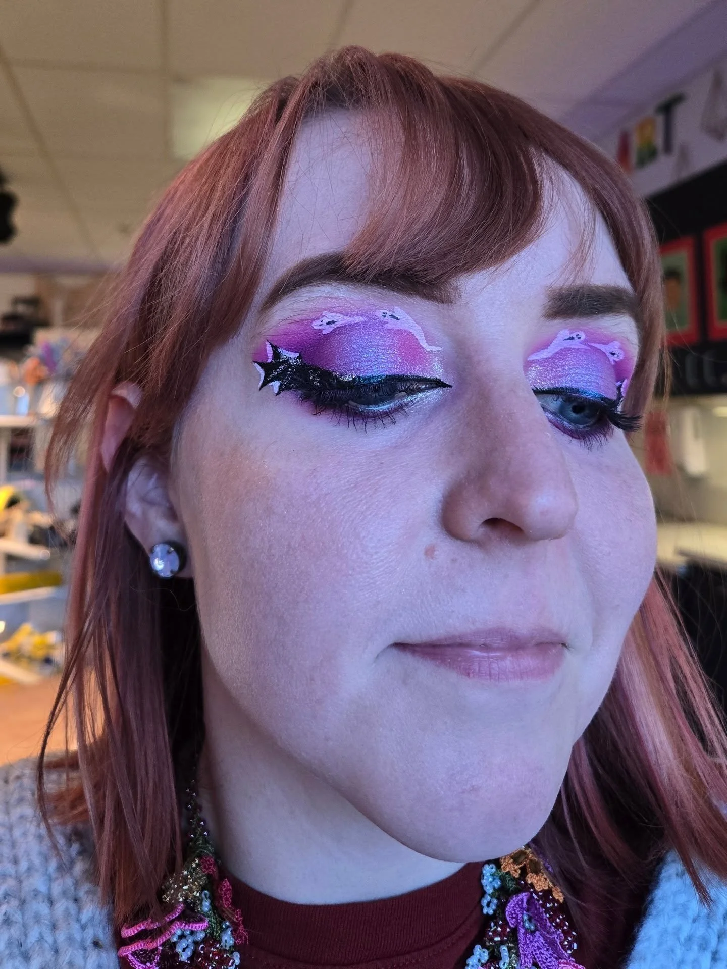 My own personal spirit week at work this week was the return my holid-eyes, Halloween edition. ✨️

If you have been around here long enough you know this is a recurring thing that for the week of holiday I usually do holiday inspired eye make up for 