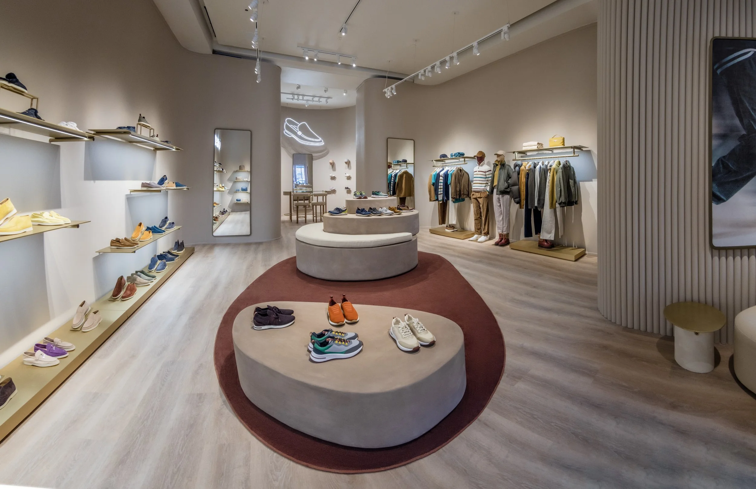 LP_ShoePopUp_Center_WallA_Overview.jpg