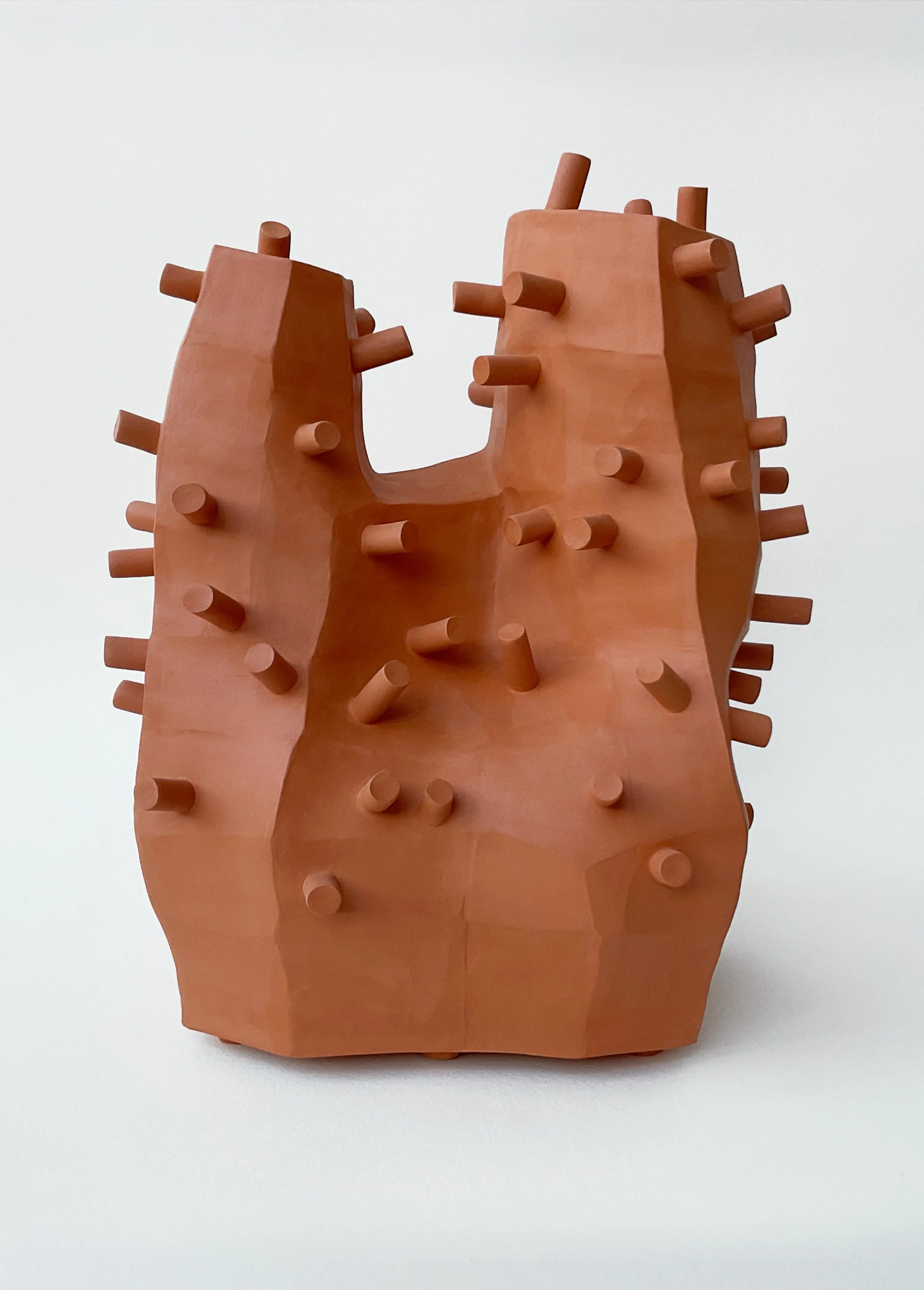 Lena Ochkalova | terracotta object 2024