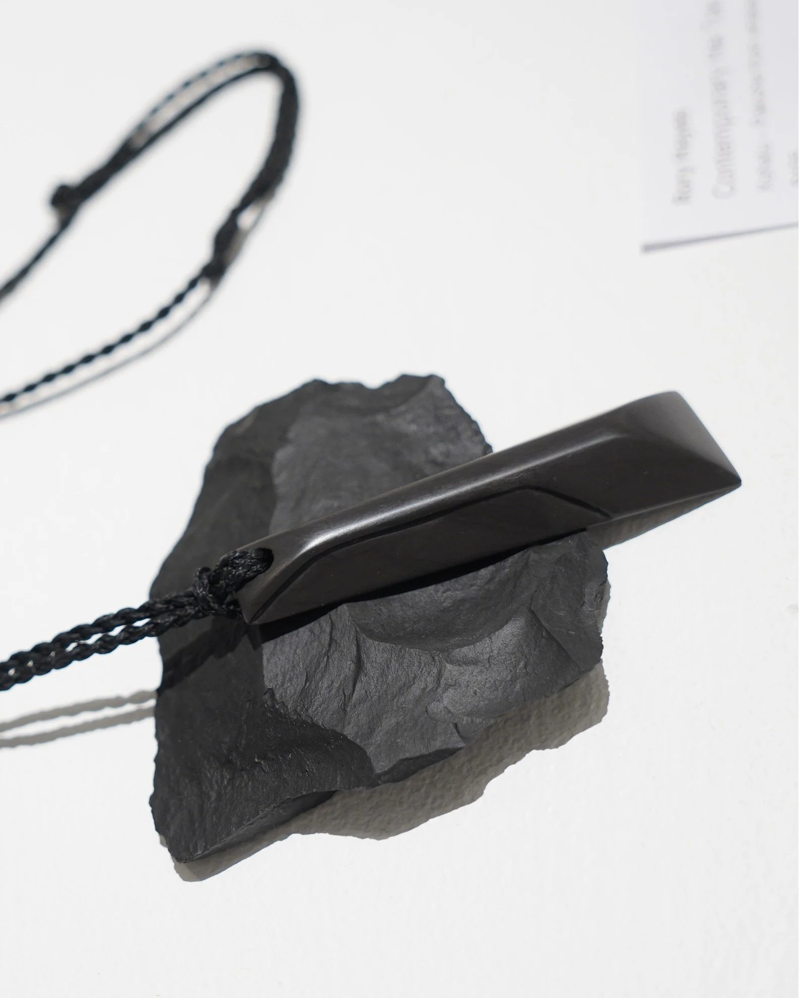 Mana Toi Mana Tāngata

Tū ana au ki te tihi tapu o Tutumāpou
Kā matai whakararo ki ngā wai tuku kiri o Te Hoiere
E ahu nei ki te kuku o te manawa Te Hora
I rere rā te kōrero he iwi karakia, he iwi pakohe
E ko Kurahaupo te mihi atu nei
E ko Ngāti Kuia