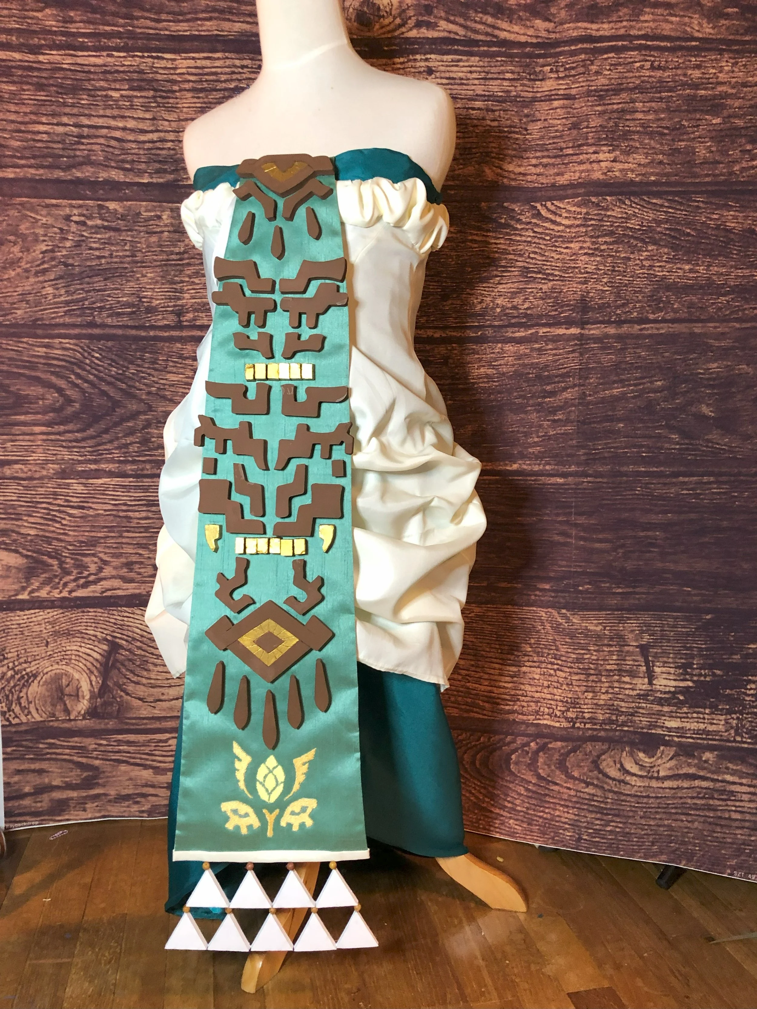Zelda Cosplay From 'Legend of Zelda, Tears of the Kingdom' (2023)