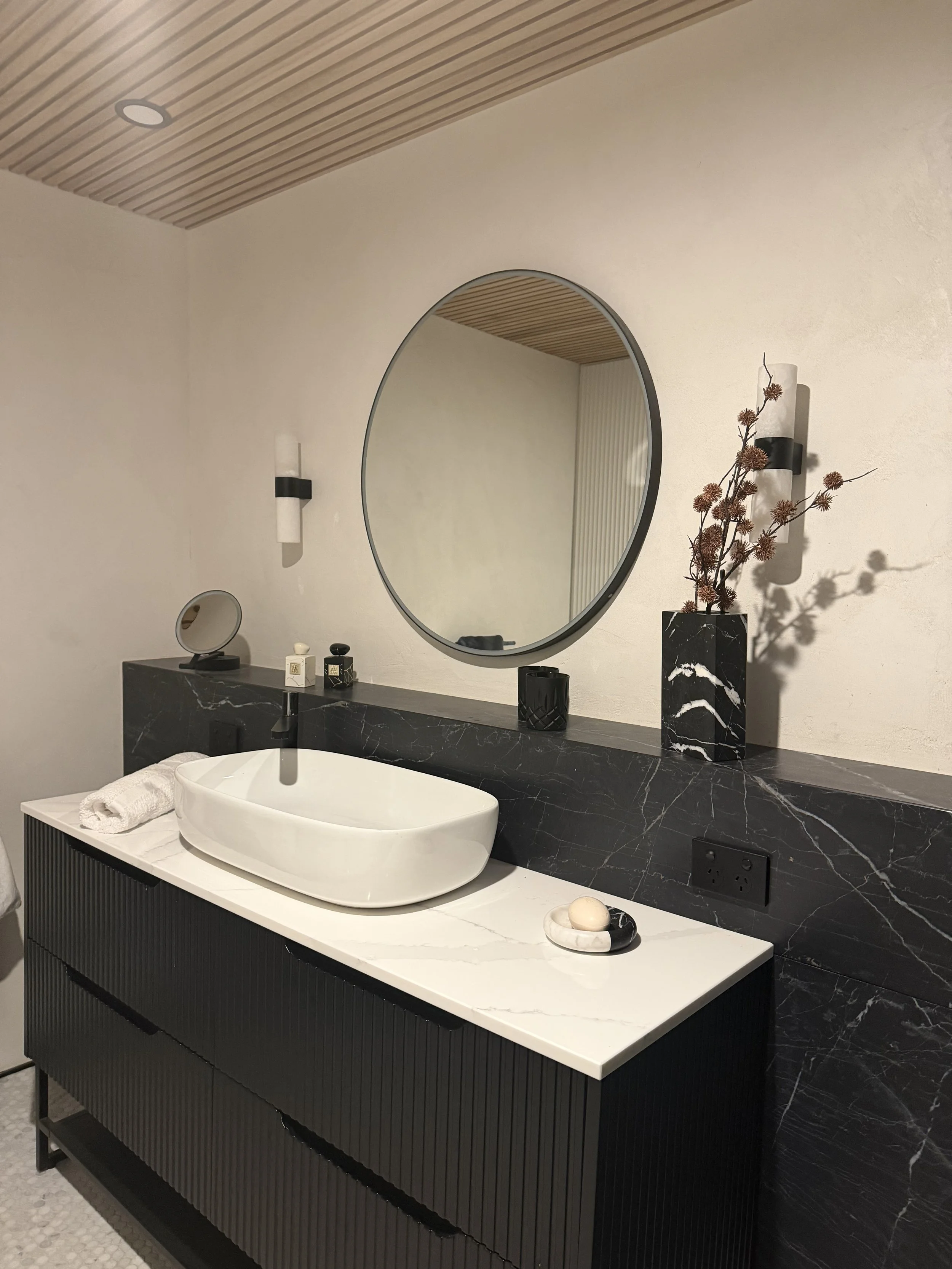 En-suite  bathroom Lorne 3