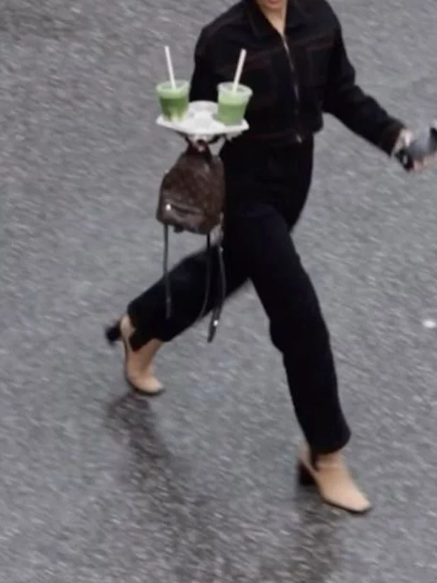 Fridays be like&hellip;running from one job to the next&hellip;

The studio needs a restock&hellip;we&rsquo;ve run out of toilet paper and I&rsquo;m trying to organise my daughter&rsquo;s 10th birthday, my sister&rsquo;s wedding , bake a cake and not