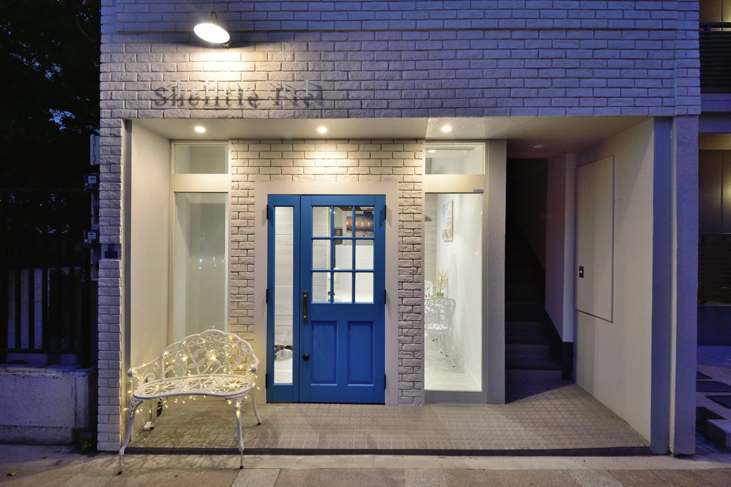 2019年に撮影された錦糸町の美容室Shelltie Fielの外観