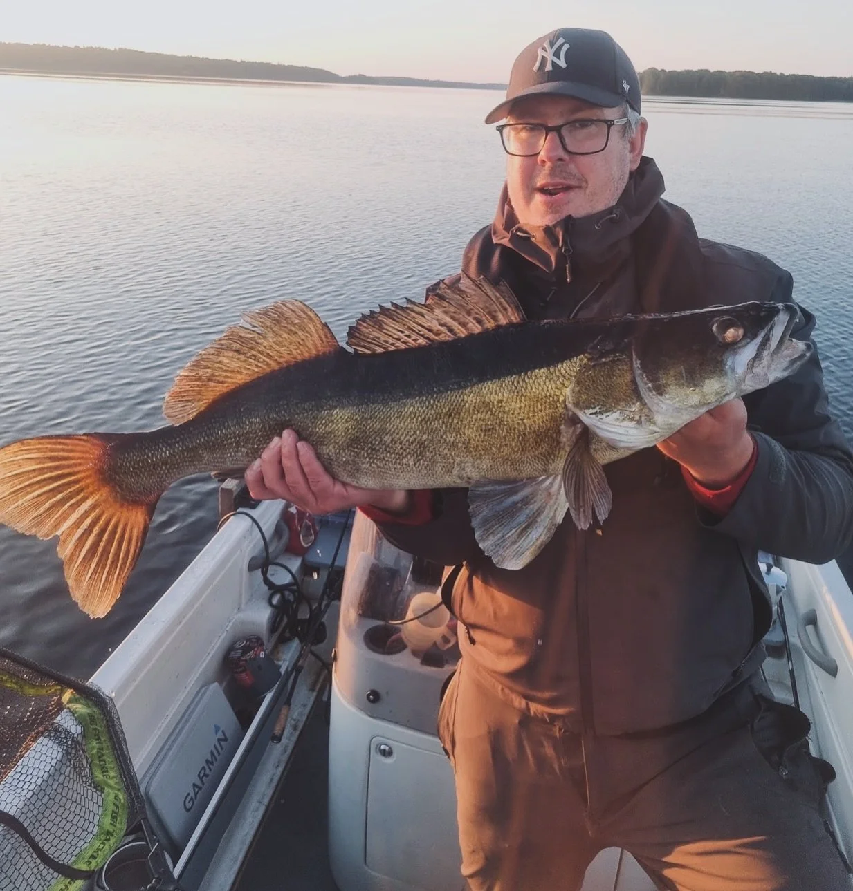 N&aring;got &auml;r p&aring; g&aring;ng&hellip;

Snart &ouml;ppnar vi upp f&ouml;r n&aring;got vi l&auml;nge velat dela med er &ndash; exklusiva fiskepaket tillsammans med certifierad guide. F&ouml;r dig som vill uppleva mer &auml;n bara fisket! 

Me