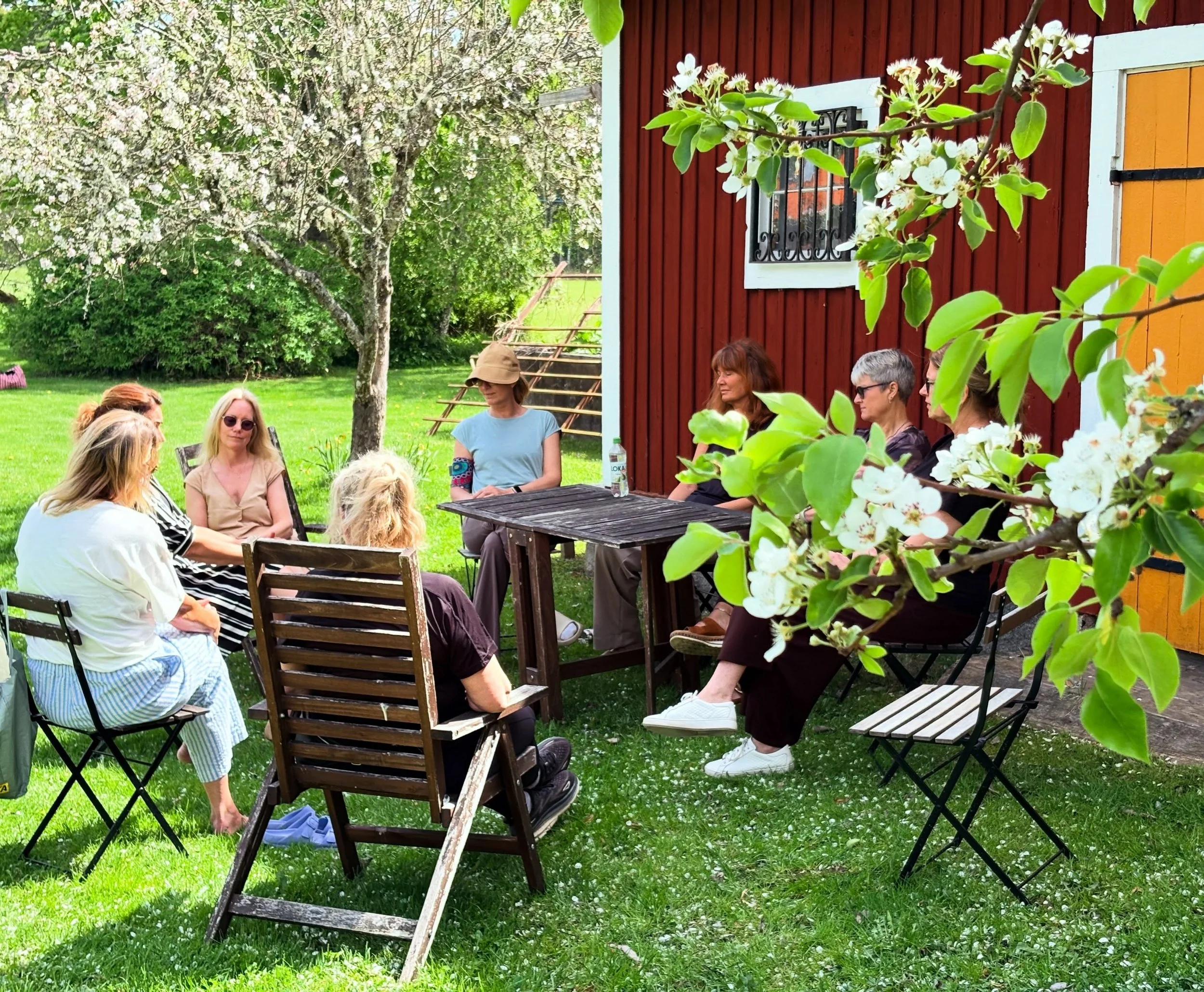 H&auml;r &auml;r en omskriven version med lite mjukare flyt och k&auml;nsla:

Den h&auml;r helgen har varit fylld av h&auml;rliga m&ouml;ten, g&auml;ster och aktiviteter. Bland annat fick vi ta emot ett fantastiskt g&auml;ng p&aring; en Breathwork-re