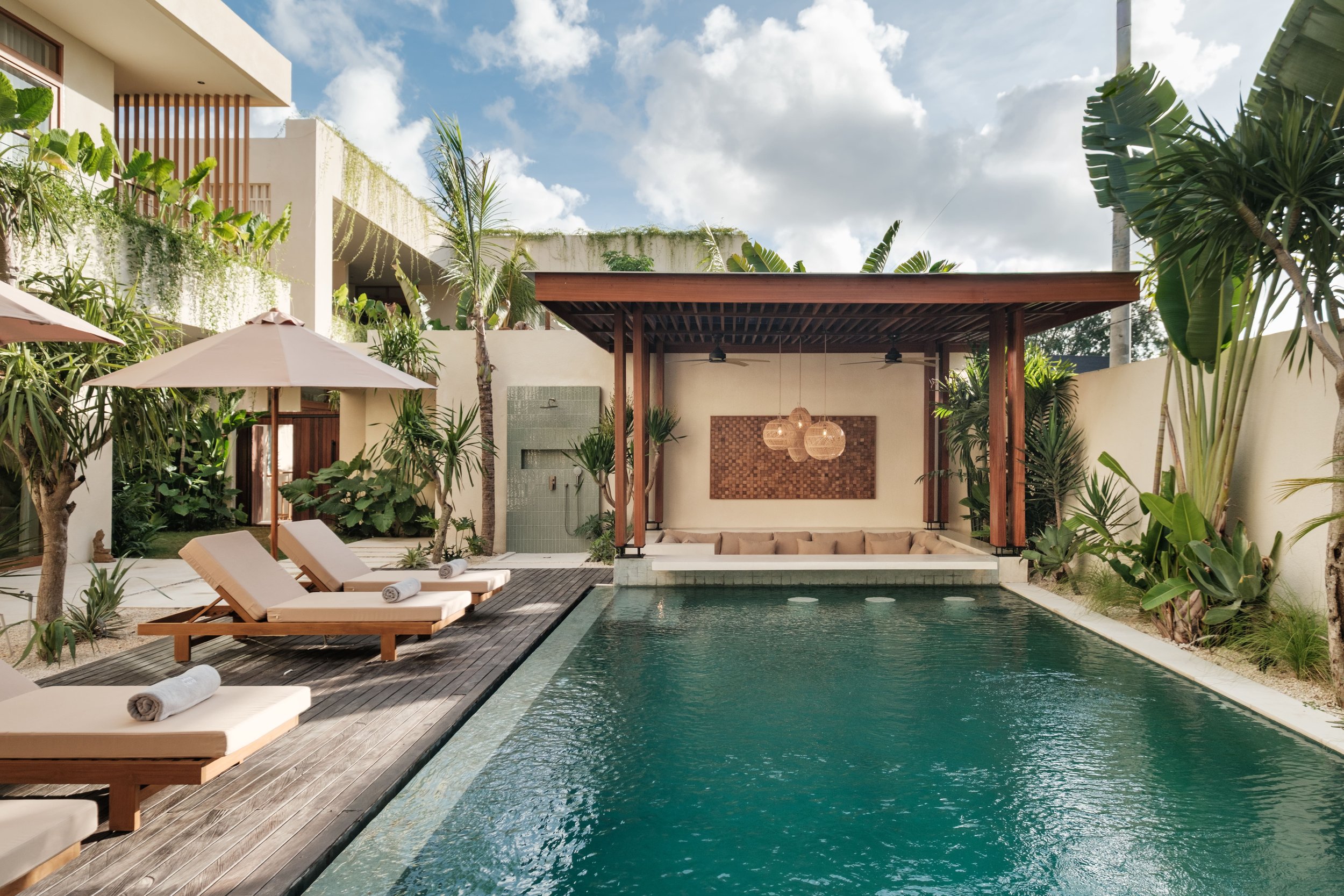 ManuVillas_Bali_01_GedePool (1).jpg