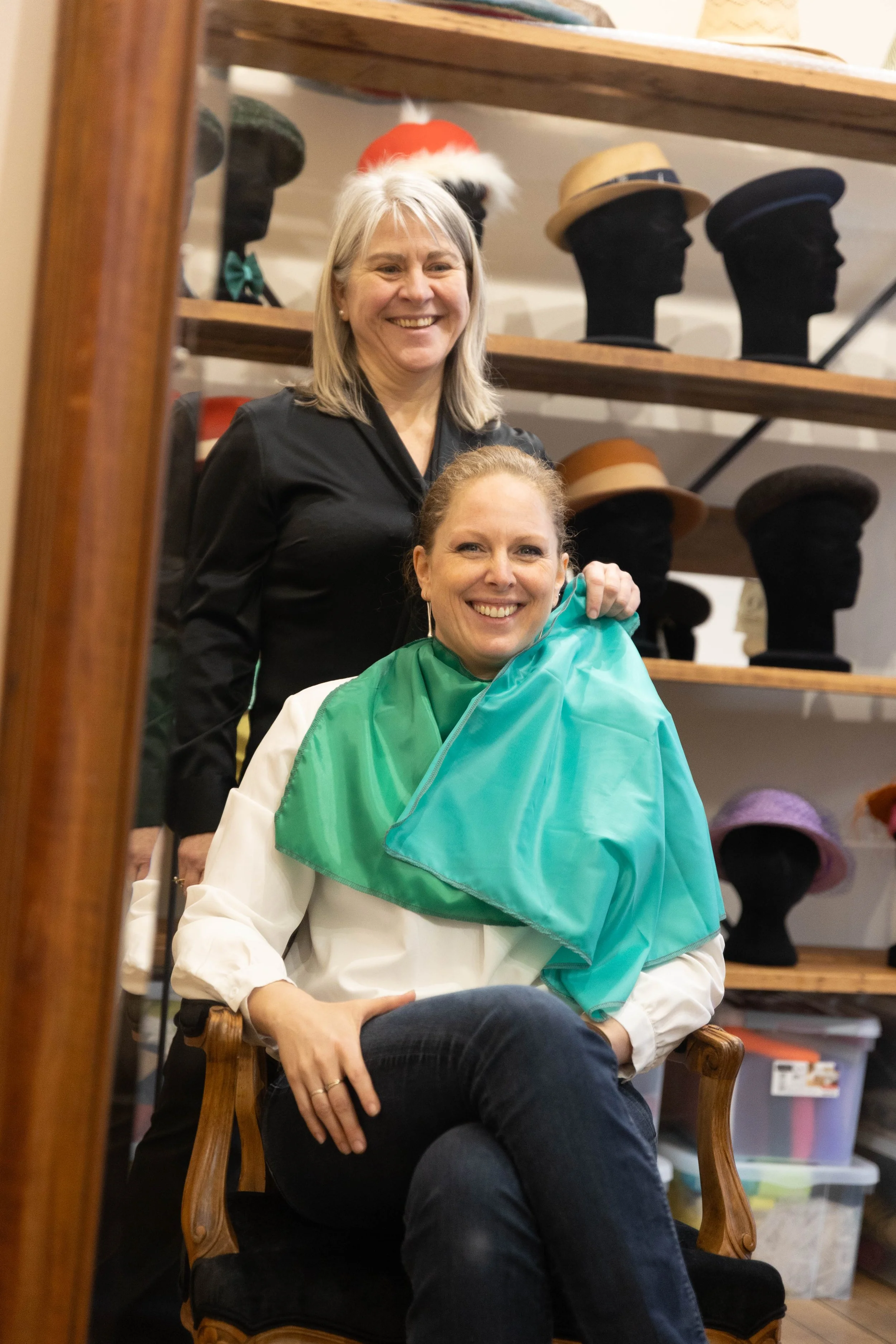 femme test colorimétrie foulards