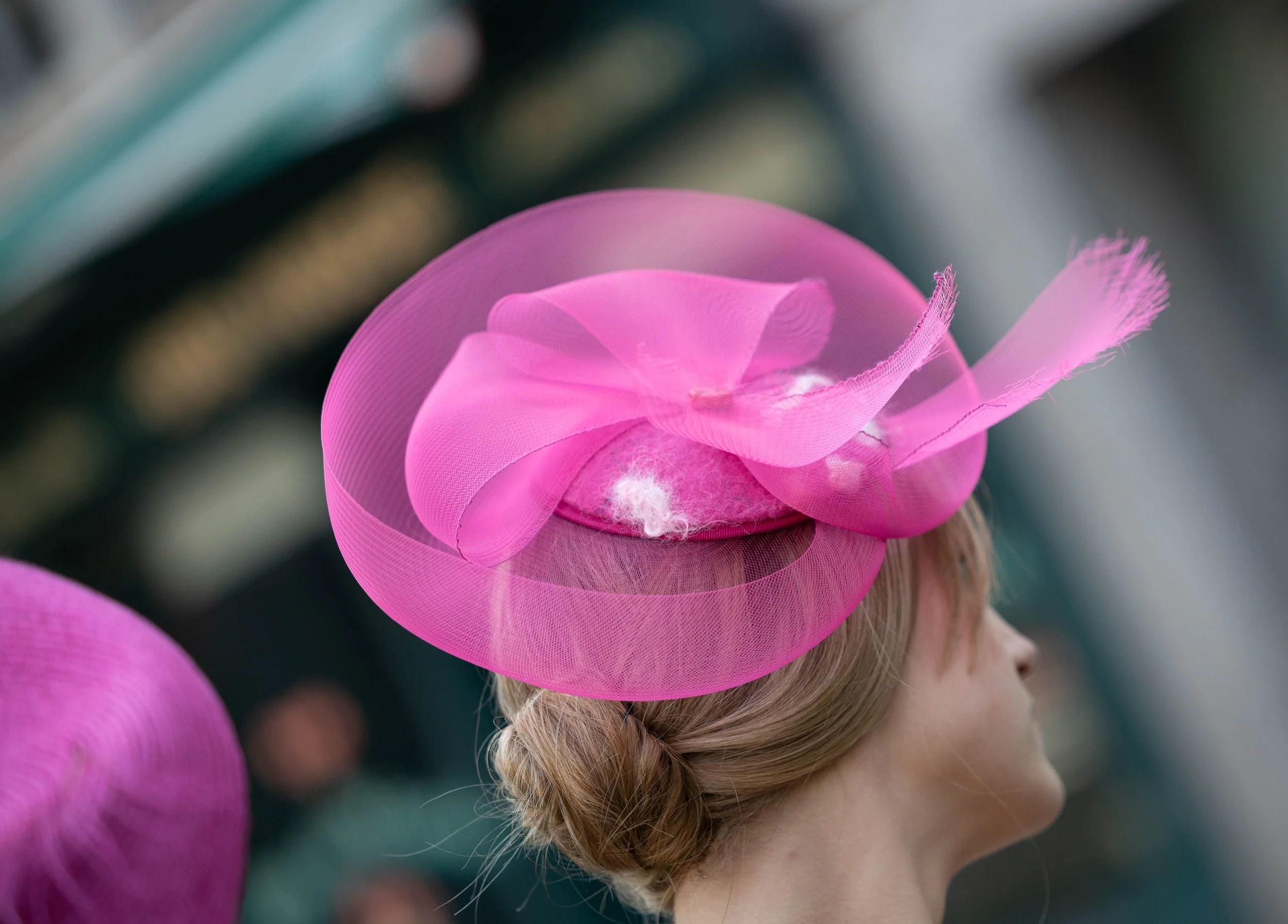 chapeau bibi de cérémonie dame rose feutre et crin