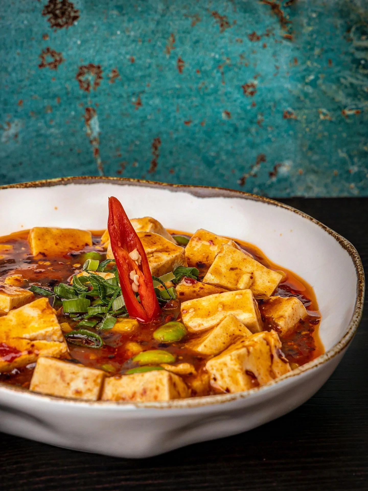 Tofu Chilli 🌶️ Spicy, aromatic flavours perfect for cooler afternoons in Kensington. 🥢

#tofu #chilli #niuko #londonrestaurant