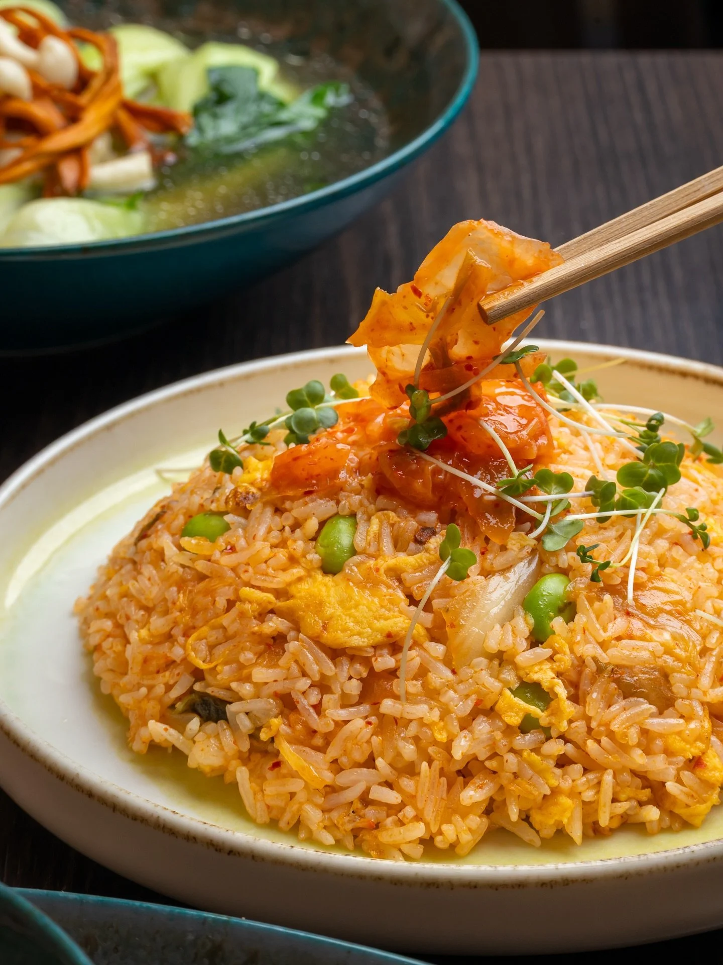 Add some spice to your tables with our kimchi fried rice! 🍚🥢🔥

#kimchi #rice #londonfoodie #niuko #asiancuisine