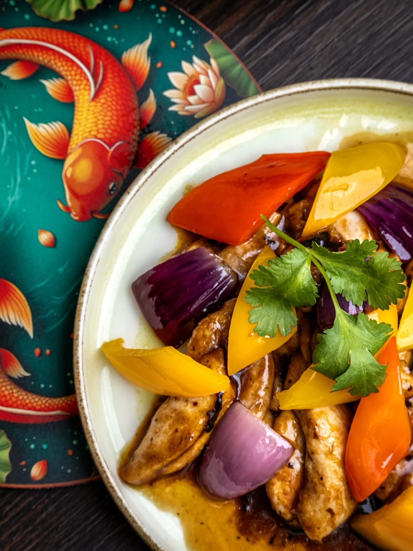 Flavours to warm the soul this Fall 🔥🌶️🍁 Try our new seasonal specials from our lunch and dinner menu. 

#niuko #panasian #fall