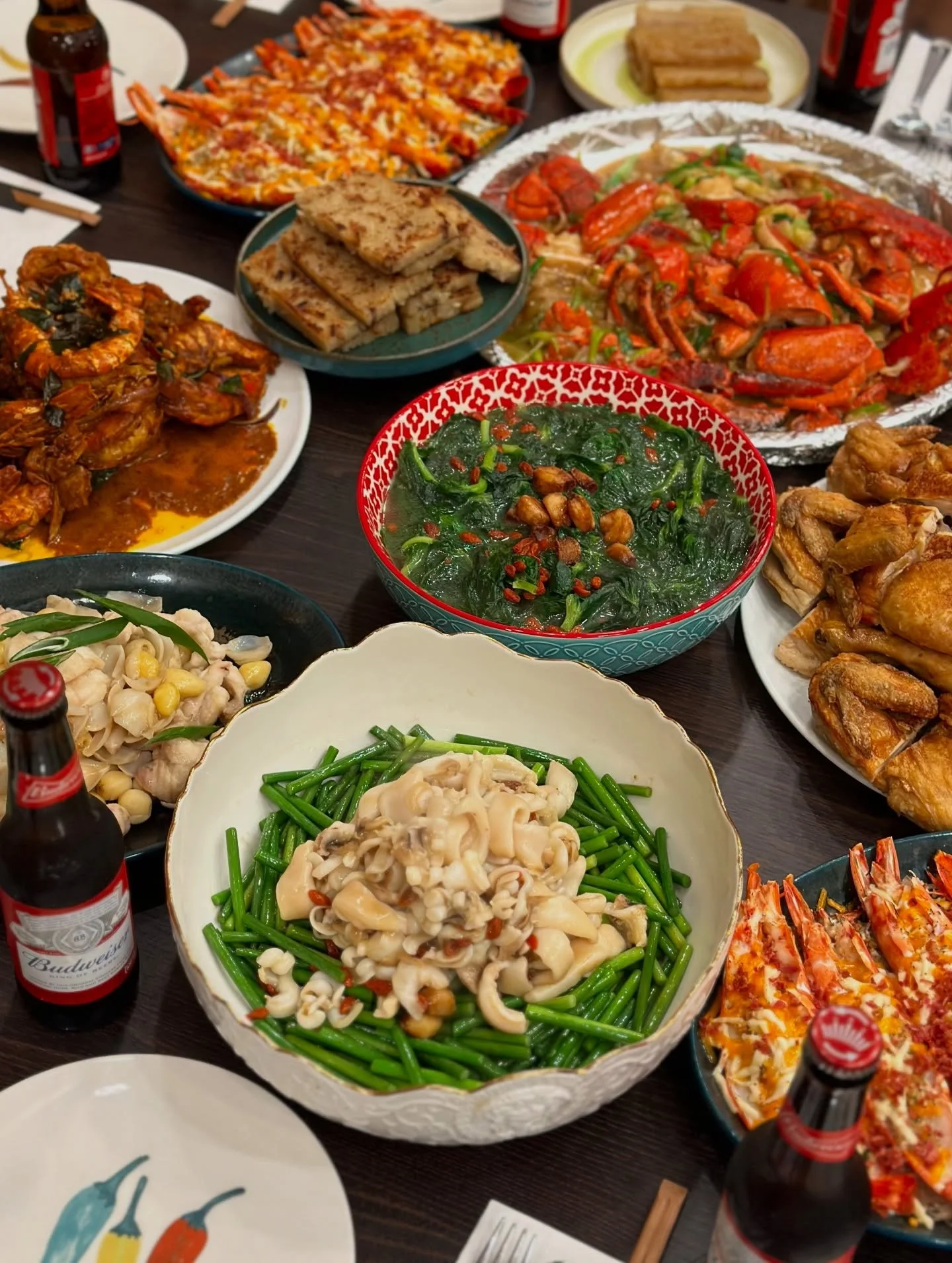 In need of party catering? 🎉 Our team on Gloucester Road has you covered! 🔥 Get in touch with us to book your orders. 

#party #catering #chinesecuisine #chinesefood #niuko