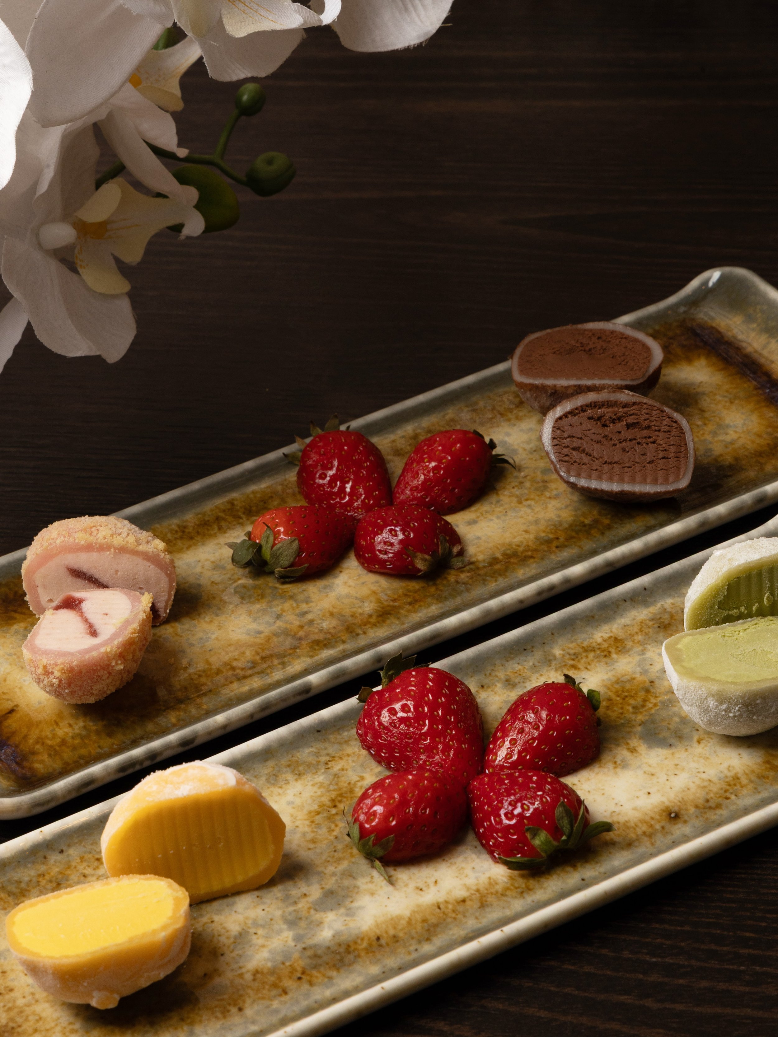 Keep cool this summer with our delicious selection of MOCHIS 🍡🍡🍡

#niuko #london #londonfoodie #dessert #mochi