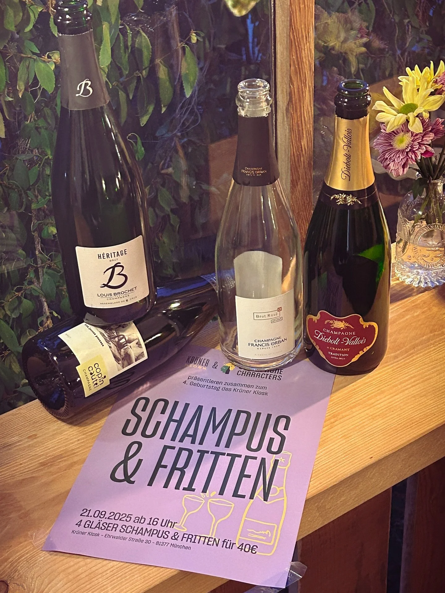 CHAMPAGNE &amp; FRITES &ndash; quelle folie hier soir ! 🥂🍟
Beaucoup (mais vraiment beaucoup) de bouteilles vid&eacute;es, des frites croustillantes, de la bonne musique et des ami&middot;e&middot;s partout. L&rsquo;ambiance parfaite pour f&ecirc;te
