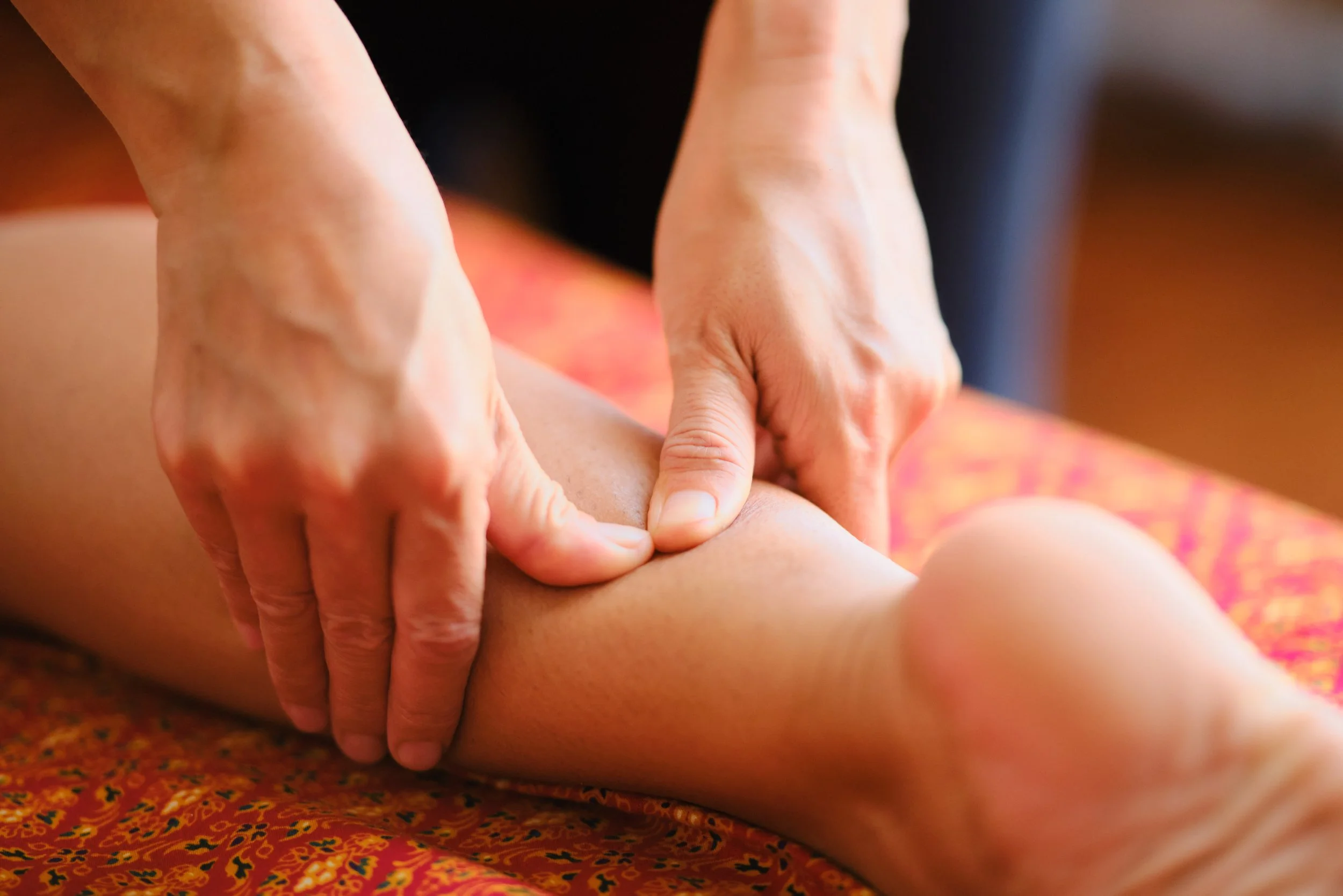 people-sitting-moving-sensing-cambodia-siemreap-phnompenh-france-paris