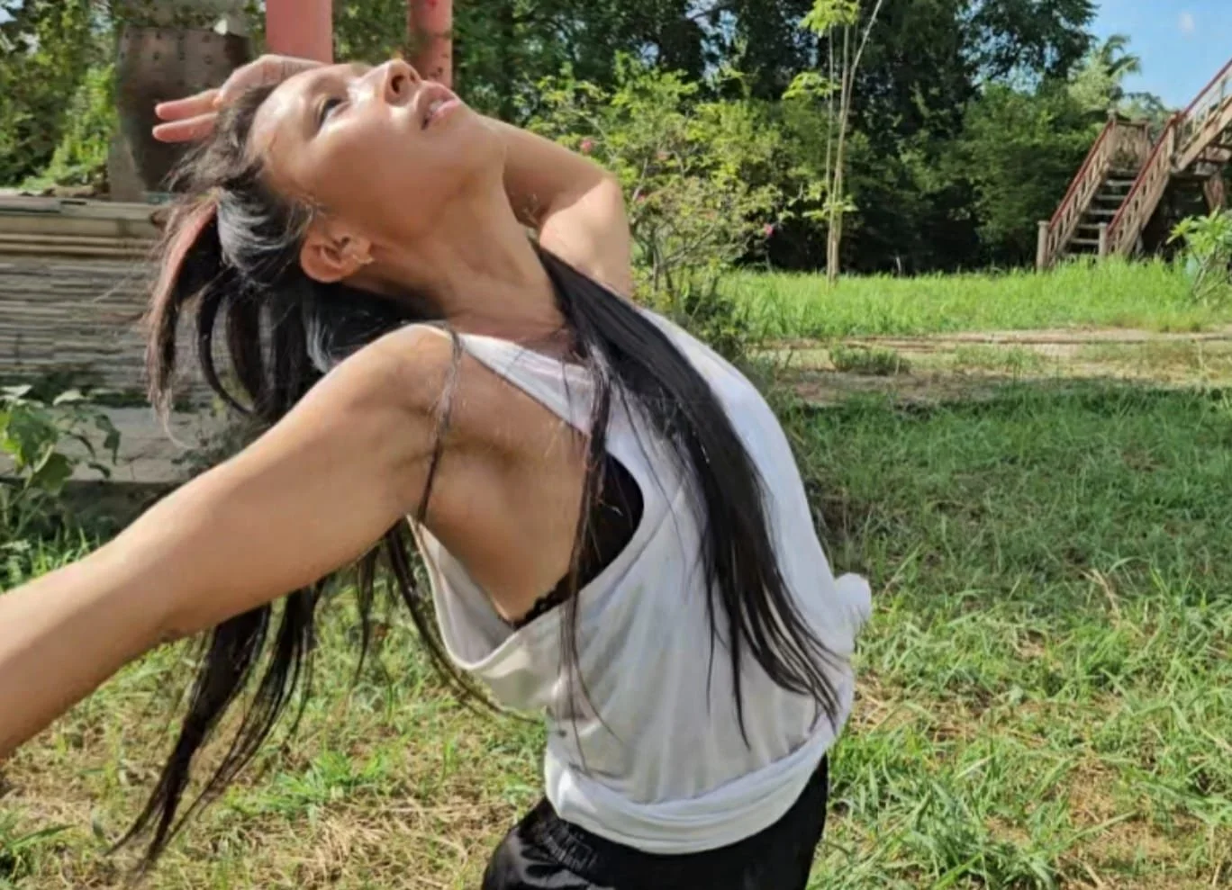 Intuitive-dance-asian-woman-wild-ritual-arts-natural-environment-cambodia-kampot-phnompenh-south-east-asia-france-paris