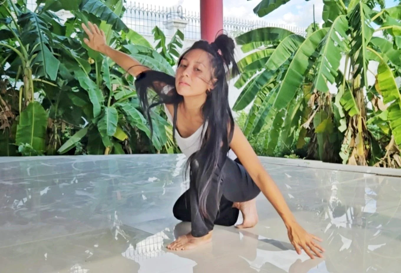 Intuitive-dance-asian-woman-ritual-somatic-arts-natural-environment-cambodia-kampot-phnompenh-south-east-asia-france-paris