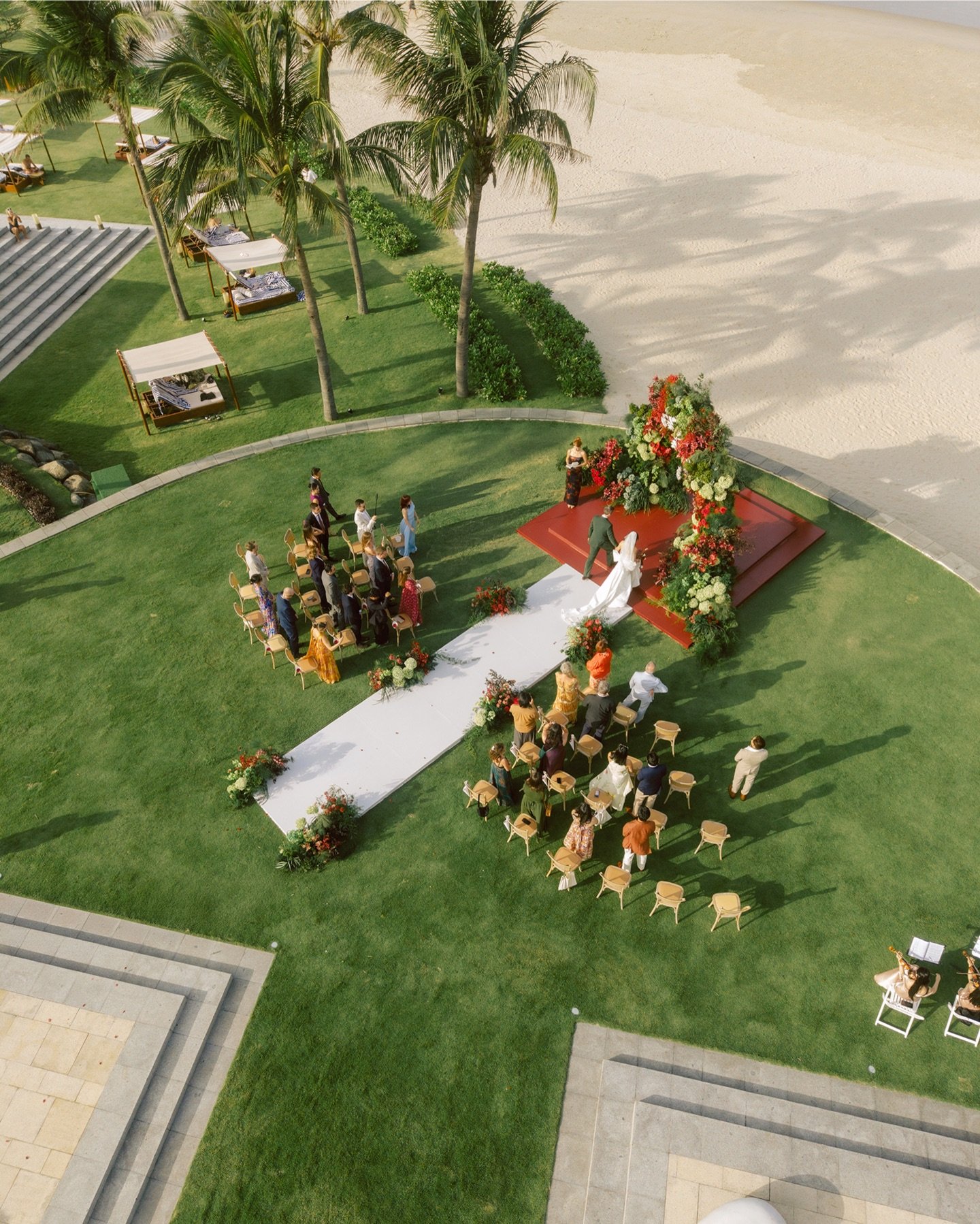 Mai and Maxime&rsquo;s wedding was romantic and filled with love, reflected in every glance and smile they shared with each other. It was a gentle and heartfelt day, surrounded by their closest family and loved ones.

It was truly an honor for Kailas