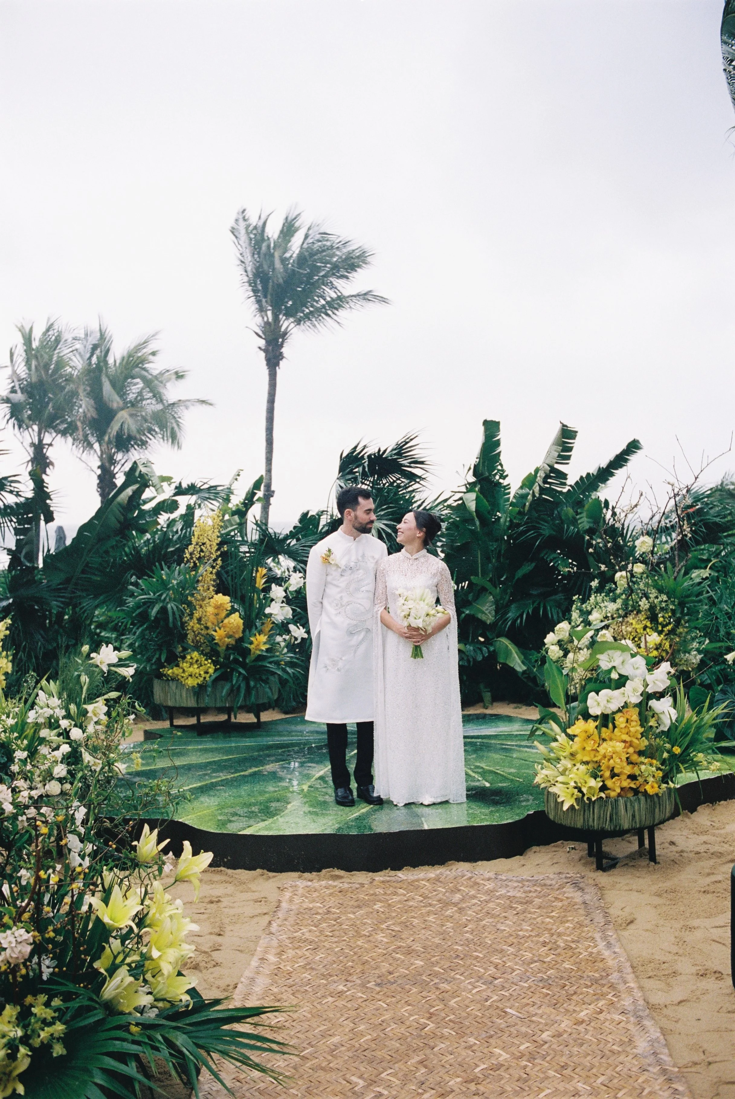 DES NICOLE & SPENCER_F051.JPG