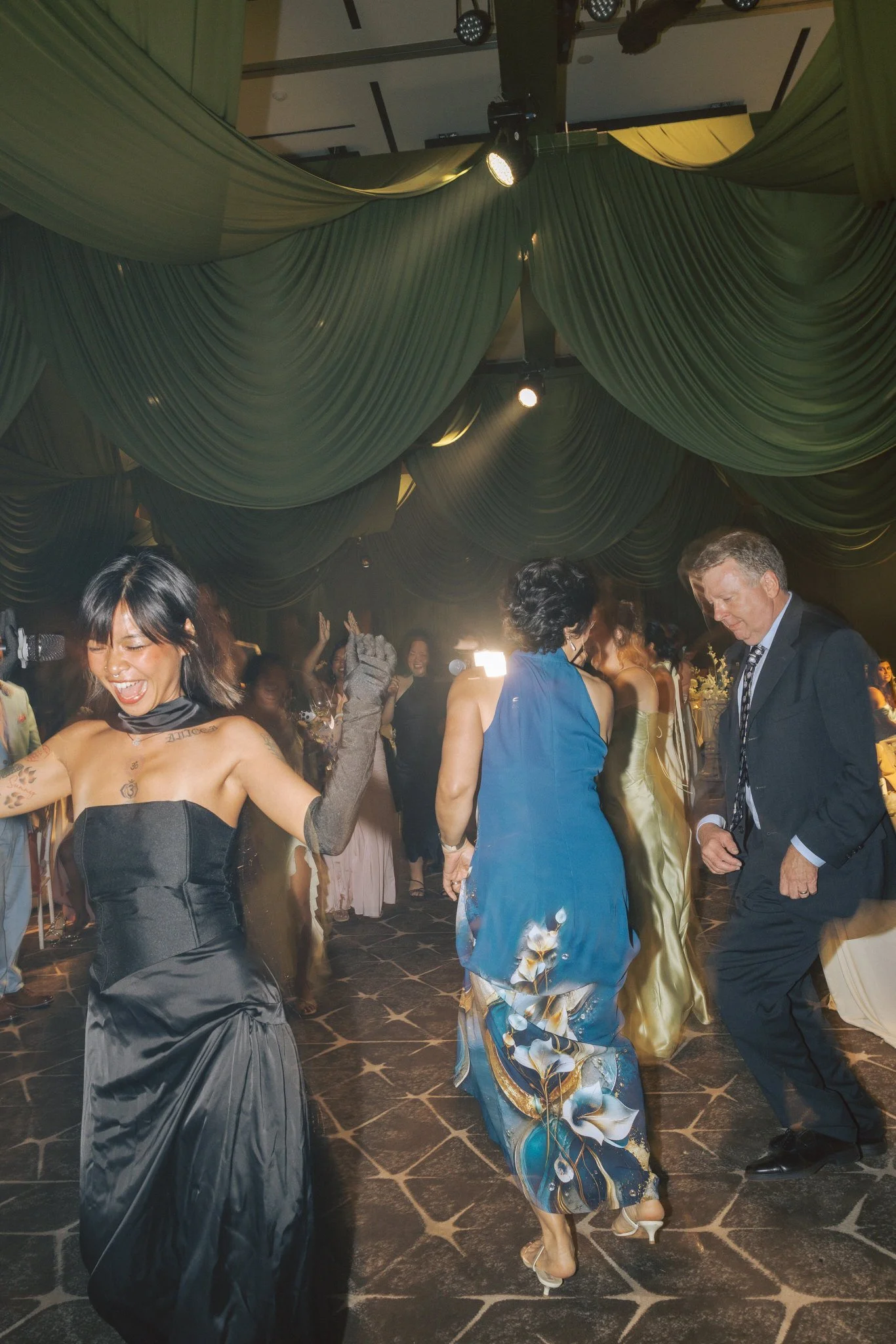 JENNIFER & ISAAC_10736.JPG