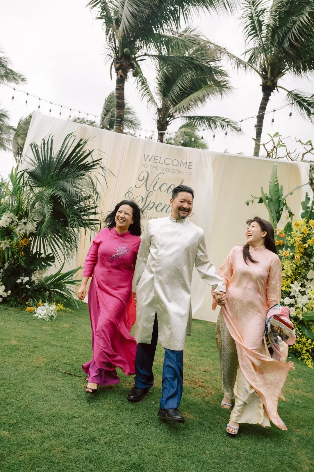 DES NICOLE & SPENCER_06179.JPG