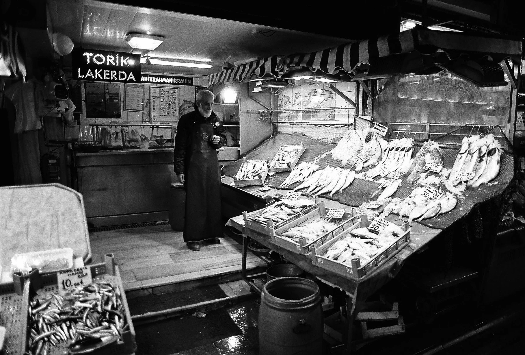 KadikoyFishmonger.jpg