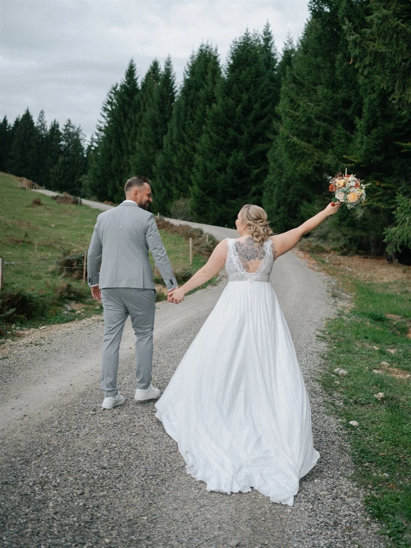 ✨🍾#weddingphotoshoot #weddingphotographers #weddingphotographer #weddingshoot #weddingportrait #hochzeitsfotograf #hochzeit #hochzeitsfotos #couplephotoshoot #coupleshoot