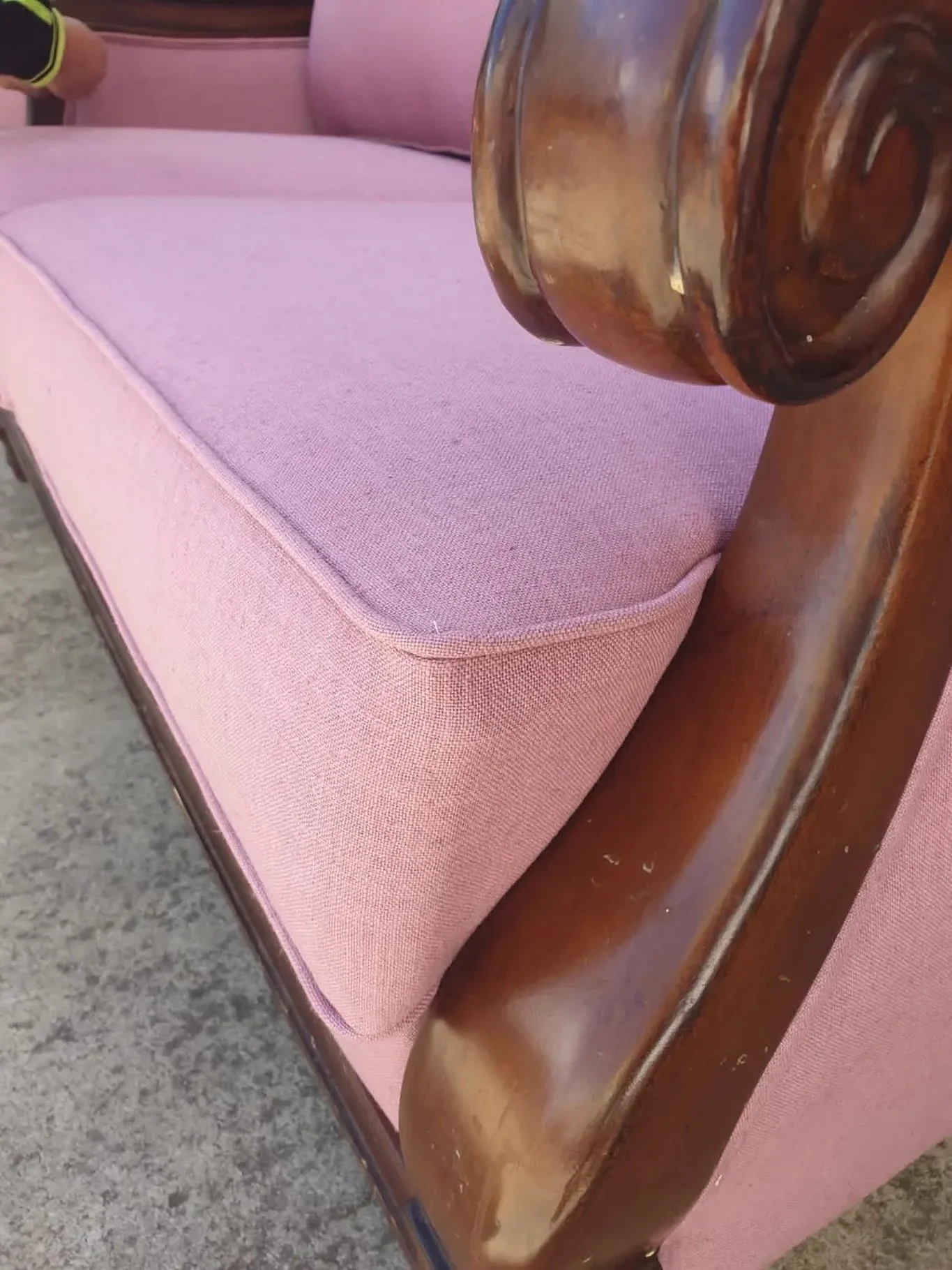 Close up! 📸

We love how this pink chair turned out. Its brought the perfect pop to our clients space whilst remaining subtle and understated 💗

#homedecor #interiors #textiles #interiordesign #bedroom #house #furniture #home #livingroomstyling #me