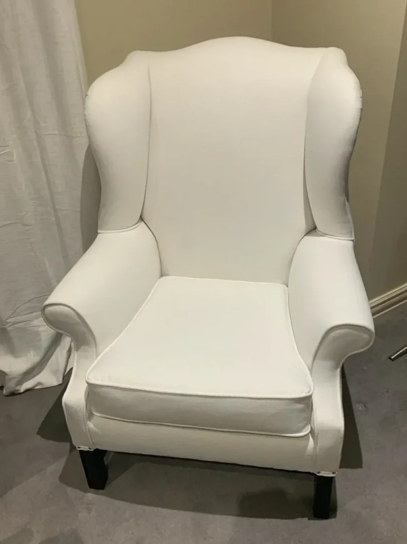 white+chair.webp
