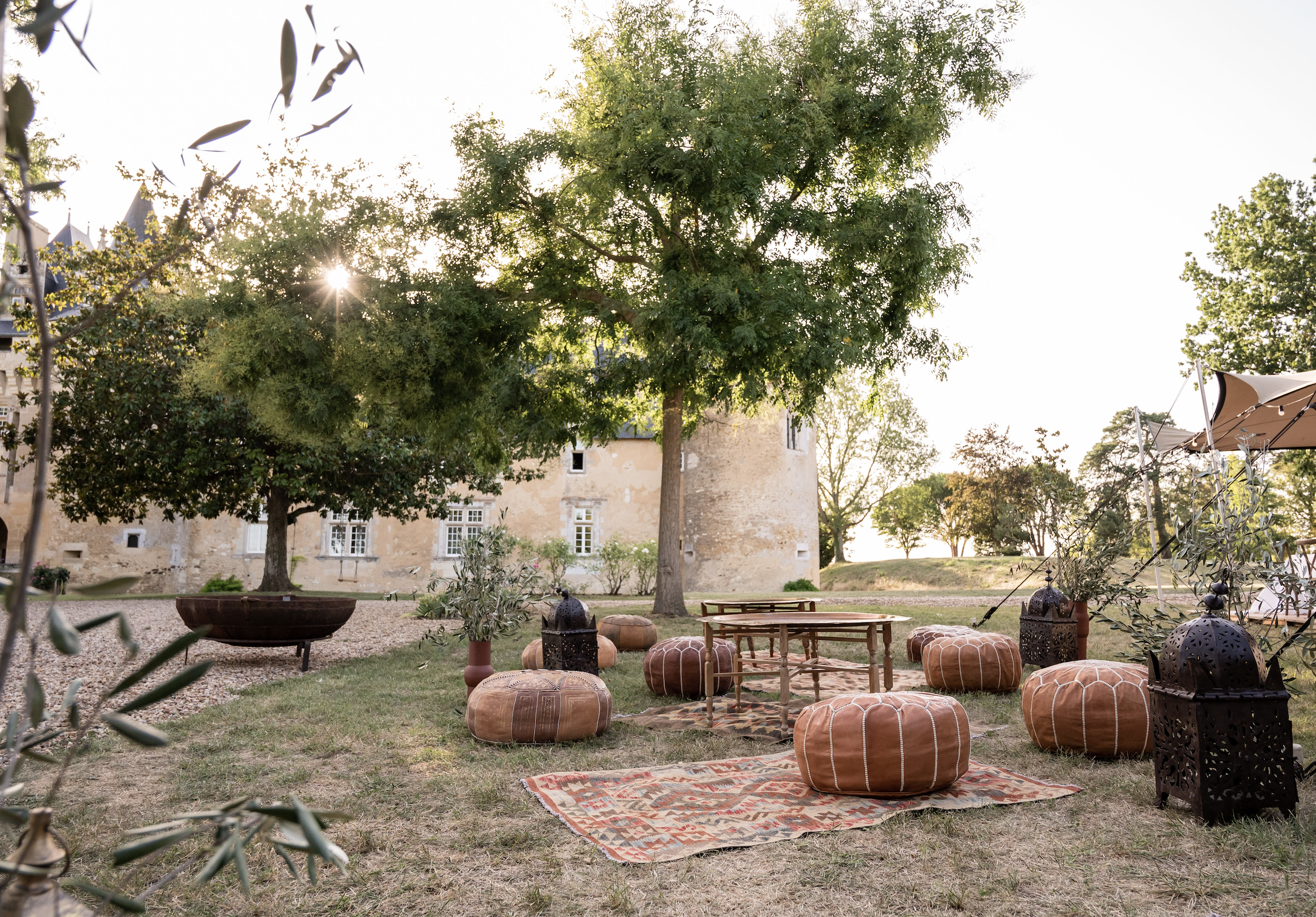 Slay Your Day: How Boss Babes Make Online Work Work for Them 🐰🎀