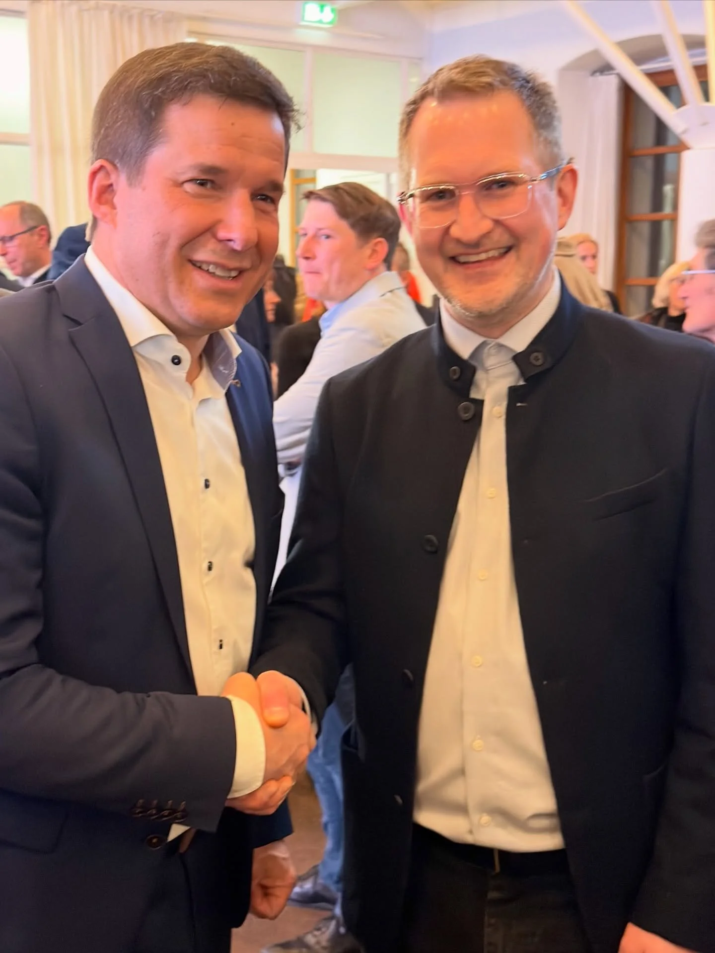 Herzlichen Gl&uuml;ckwunsch Thomas Mack zur Wahl zum Landrat. 65,6% sind ein klarer Auftrag und sollten eine tolle Basis sein, um im Landkreis frisch zu starten. F&uuml;r die bevorstehenden Aufgaben w&uuml;nsche ich dir viel Erfolg und eine erfolgrei