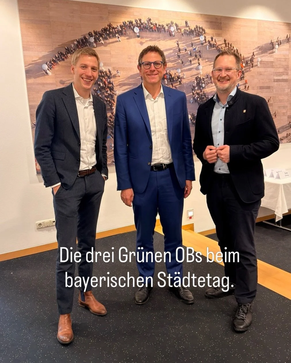 Gestern trafen sich die bayerischen OBs in M&uuml;nchen beim bayerischen St&auml;dtetag und ich hatte die Gelegenheit, @dominik_krause11 und @m.m_heilig zum ersten mal in dieser Kombination zu treffen. Ich freu mich sehr auf die Zusammenarbeit und di