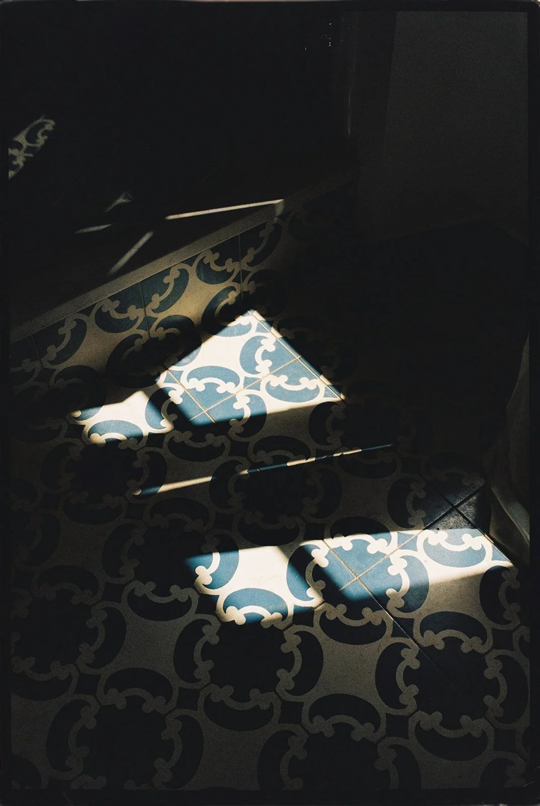 R1-09096-020A.jpg